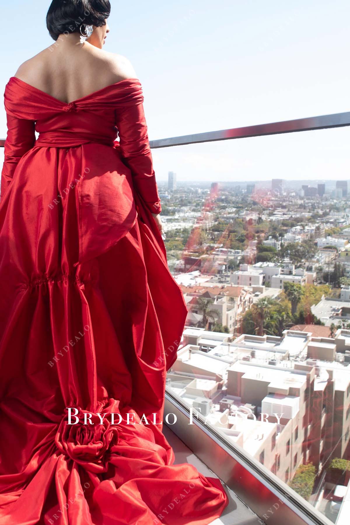 2025 Oscars red carpet Adriana Paz v back dress