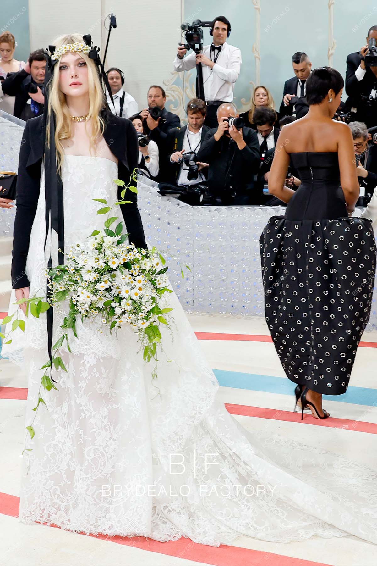 Elle Fanning Met Gala 2023 Strapless Lace Tiered Ball Gown Elle Fanning Met Gala 2023 Strapless Lace Tiered Ball Gown