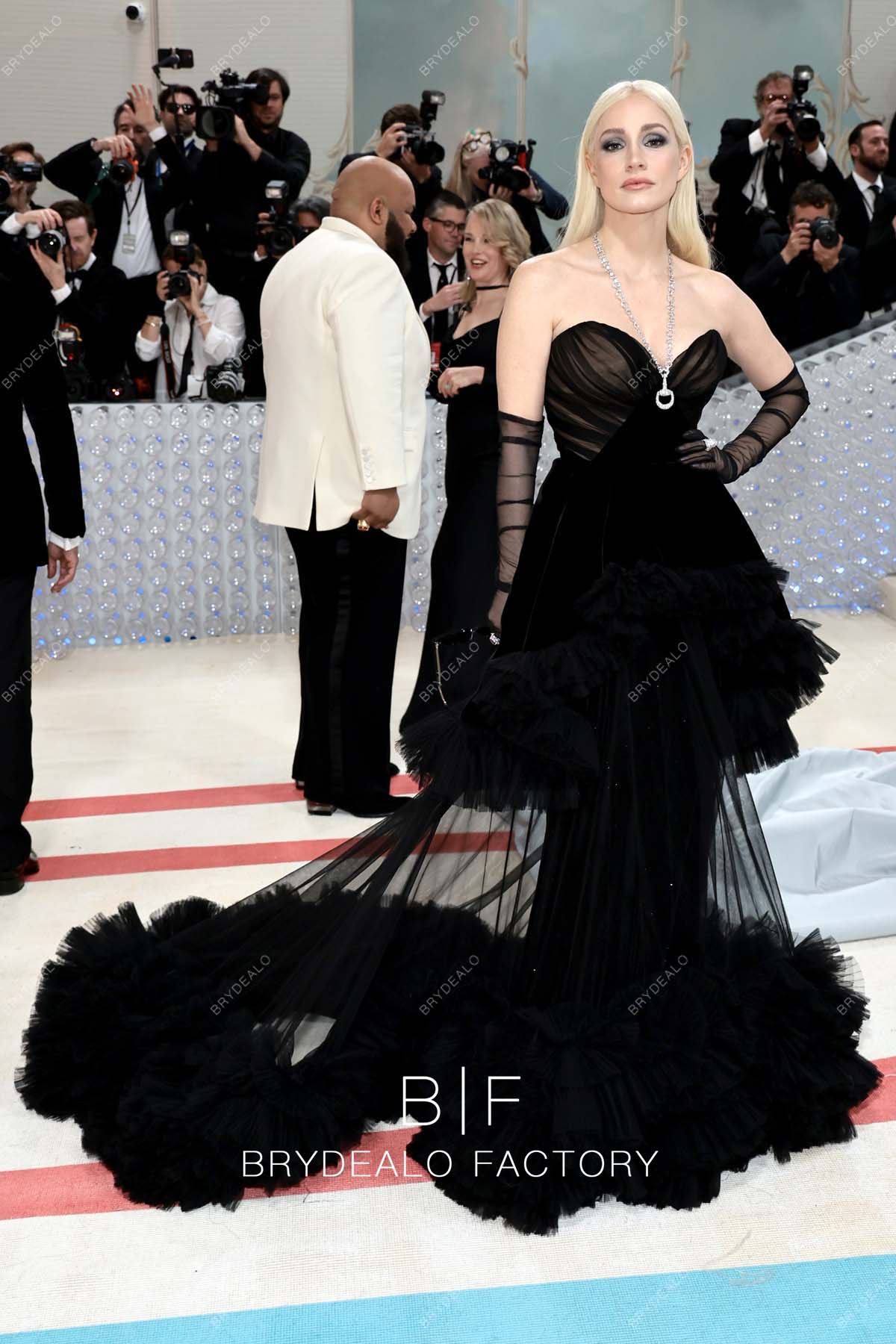 2023 Met Gala Jessica Chastain Black Tulle Velvet Dress