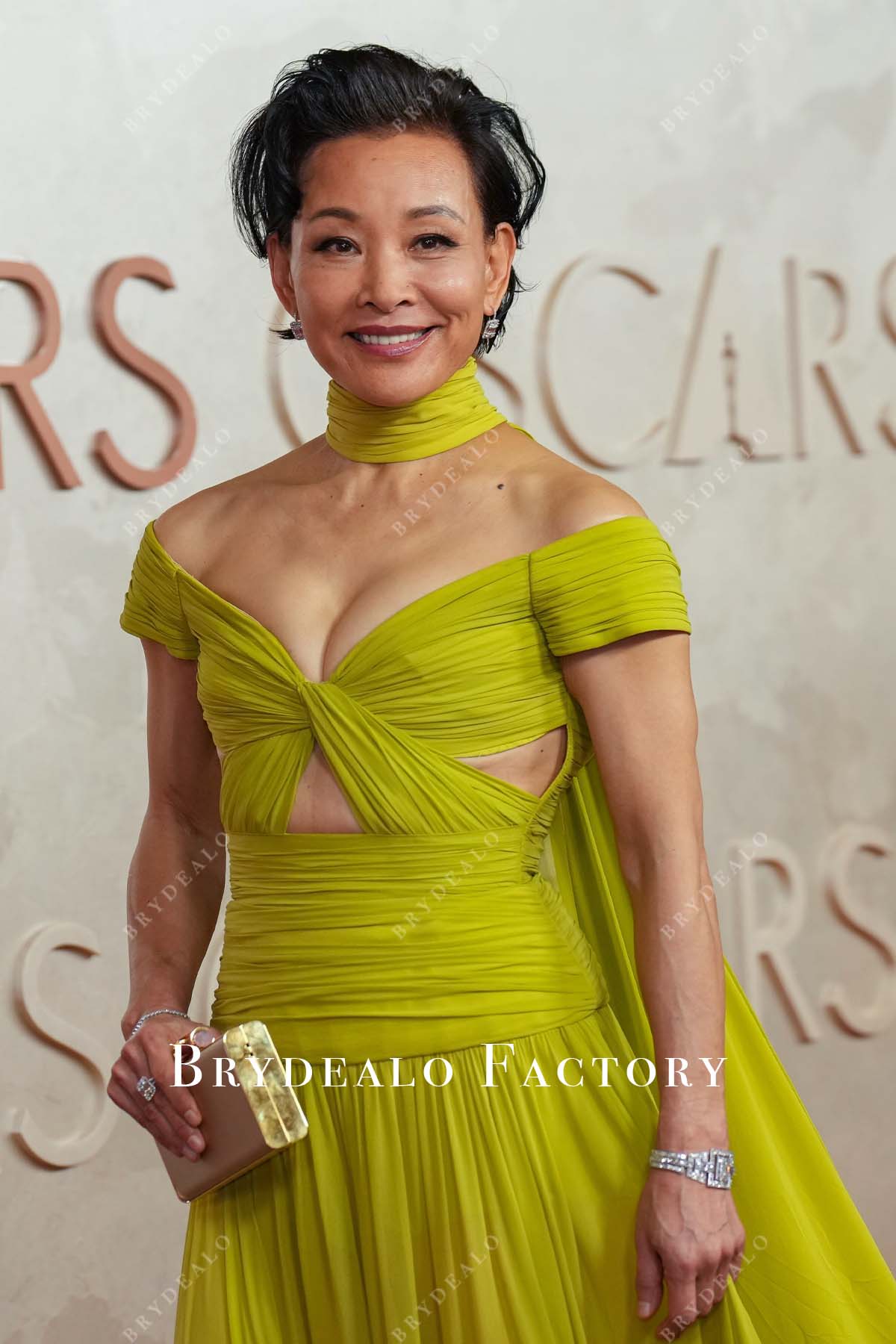 Joan Chen green 2025 Oscars red carpet v neck prom dress