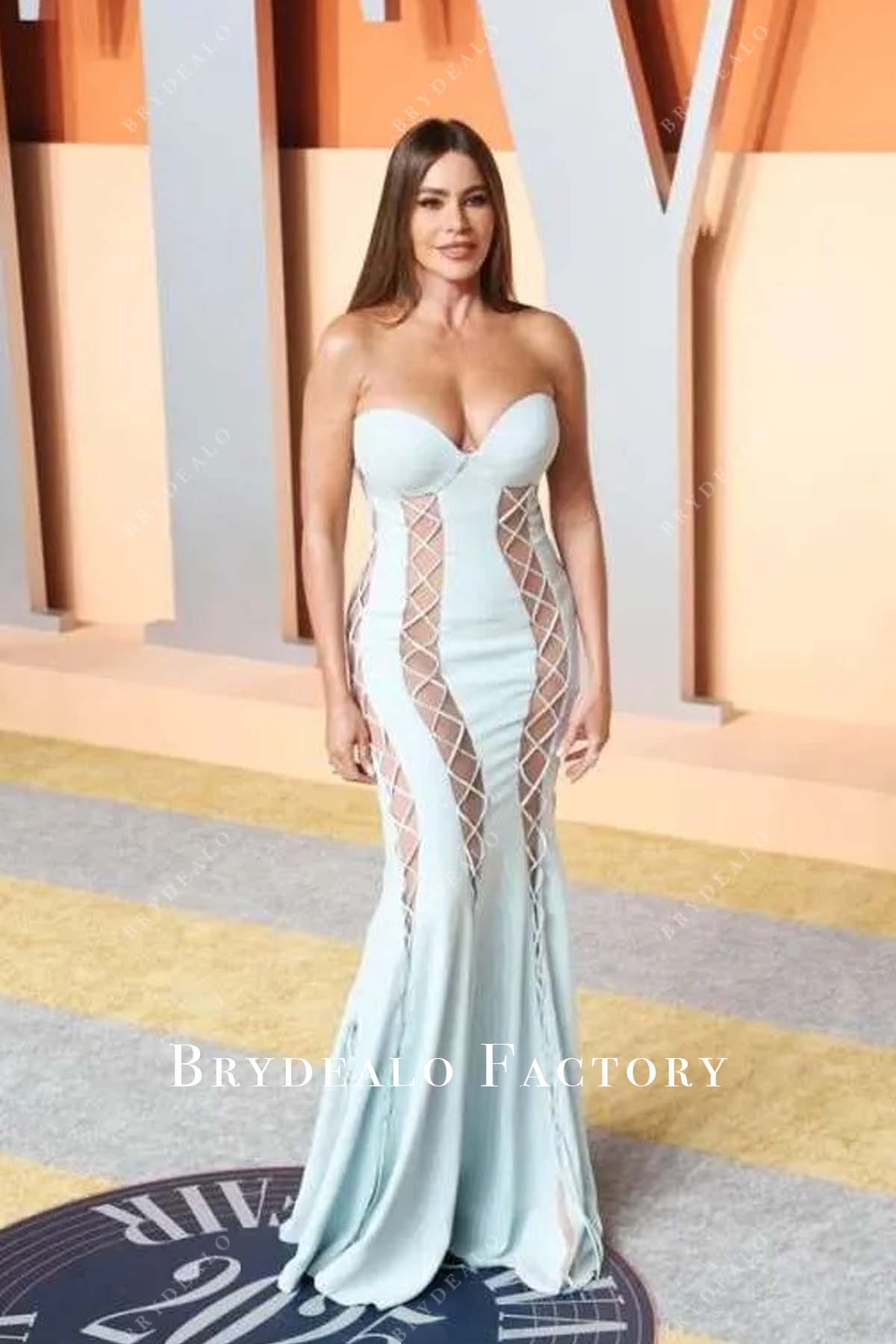 Sofía Vergara mint strapless 2025 Vanity fair party dress