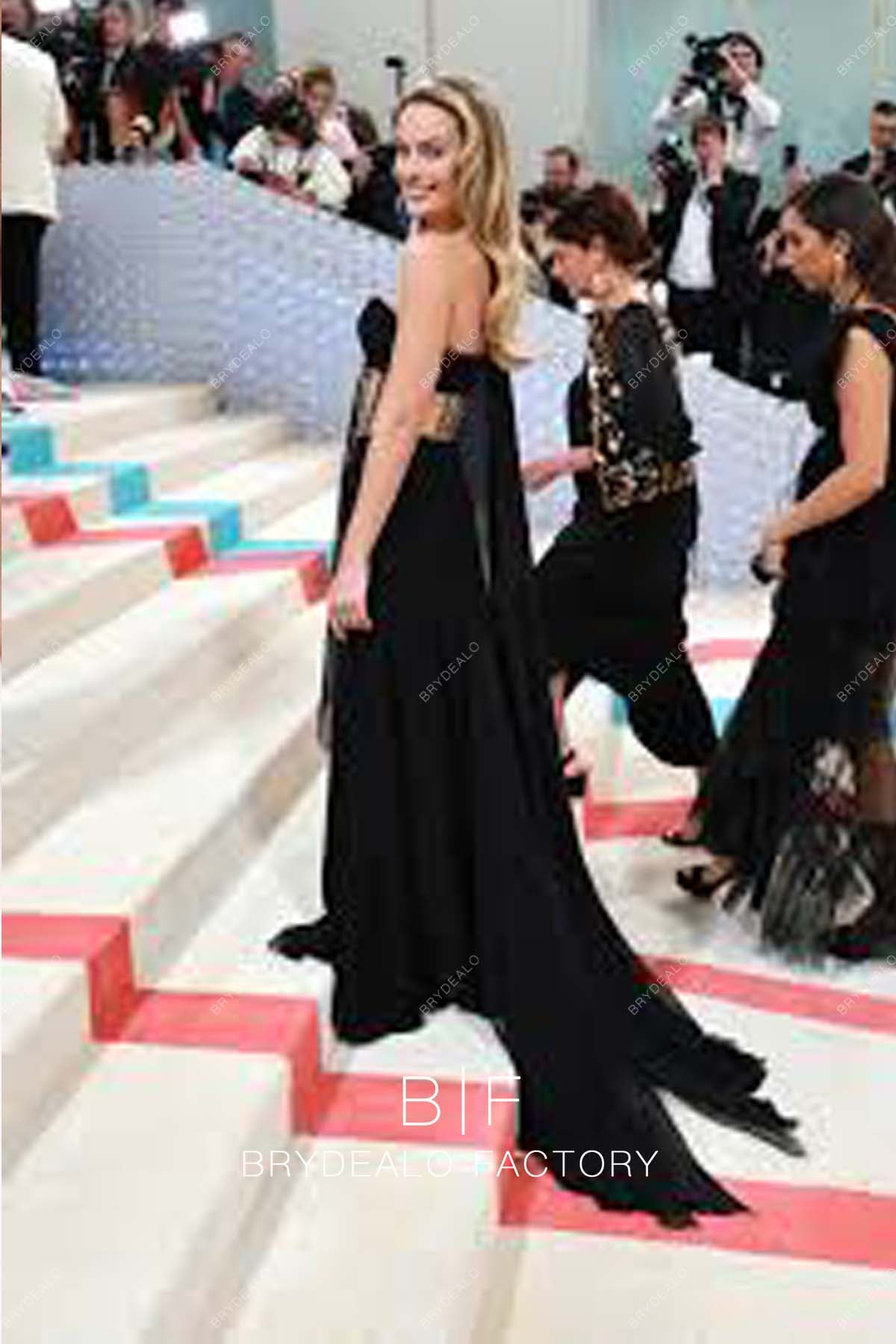 black 2023 met gala Margot Robbie Gown