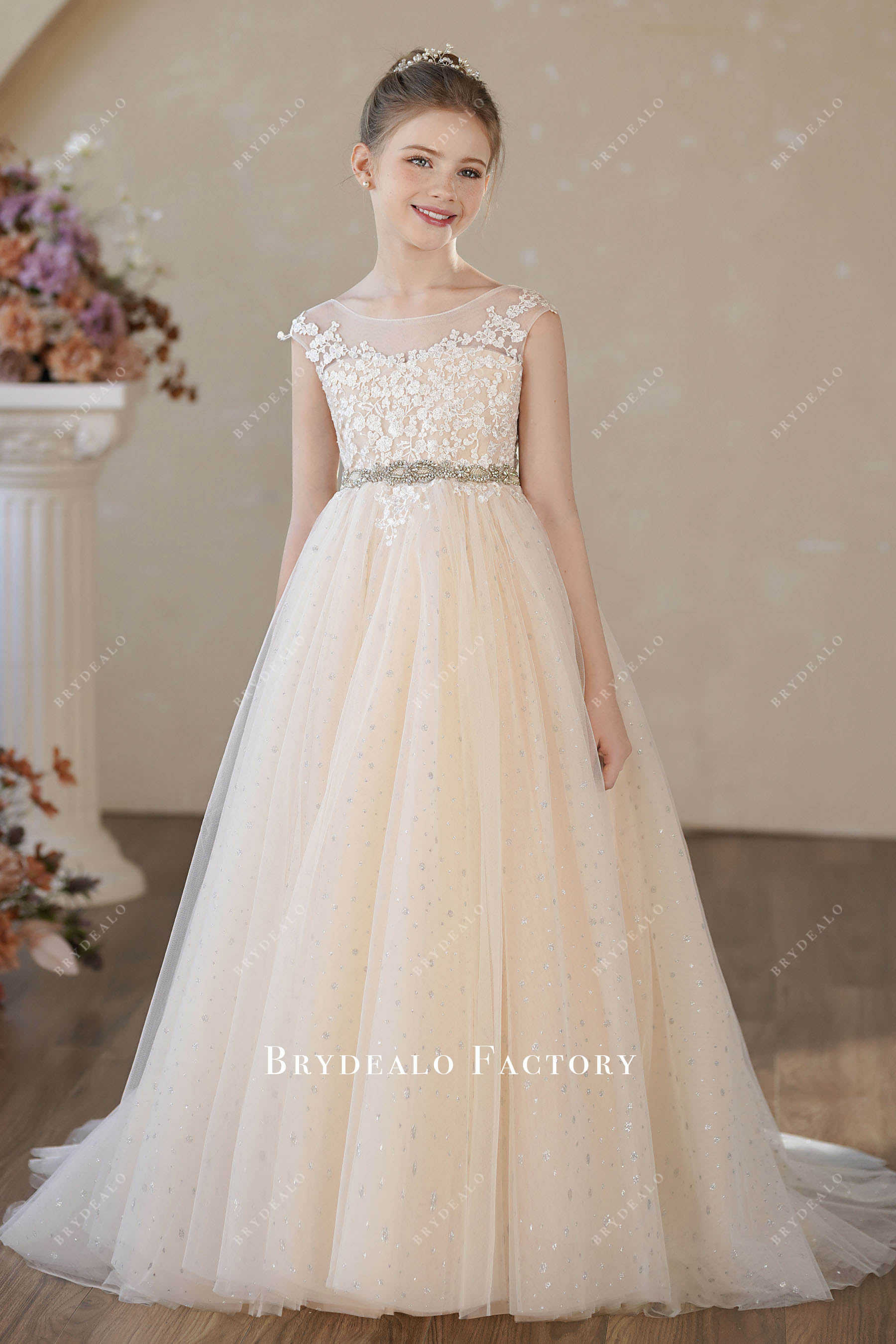 Romantic Lace Tulle Champagne Big Bow V-Back Flower Girl Dress Romantic Lace Tulle Champagne Big Bow V-Back Flower Girl Dress