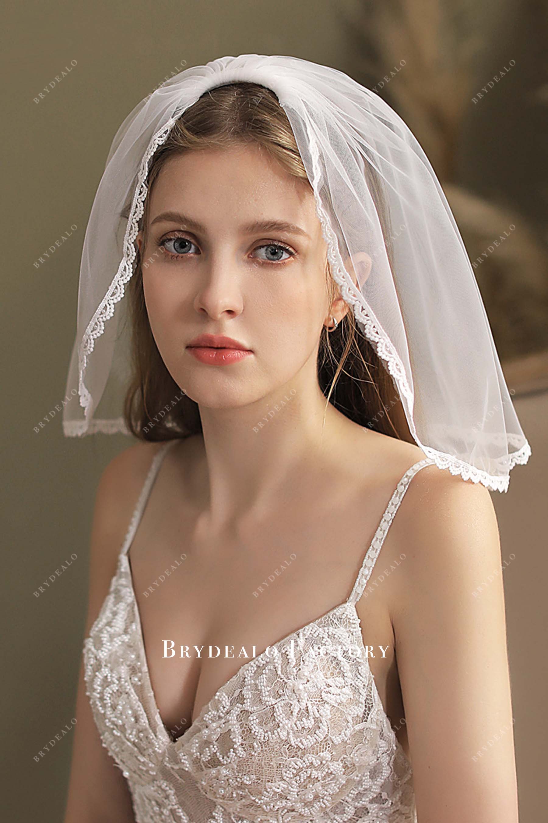 chic shoulder length wedding veil