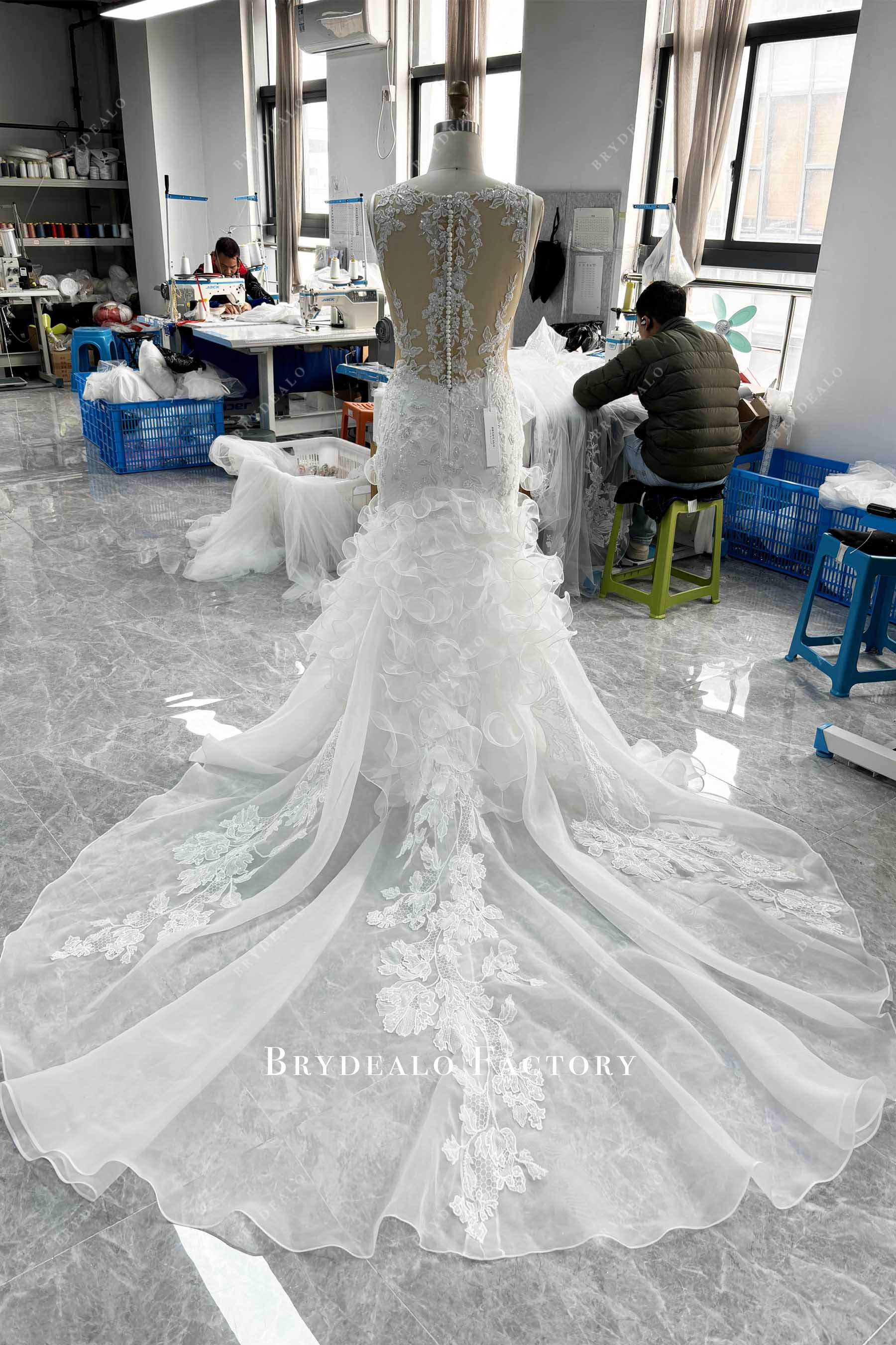 Sleeveless Lace Ruffle Organza Trumpet Spring Fall Wedding Gown