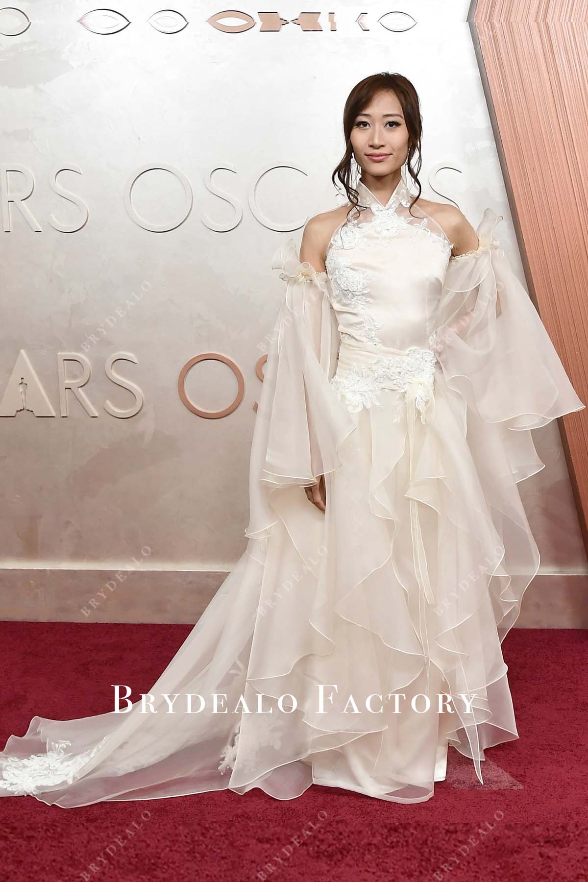 detachable sleeves LeendaDong 2025 Oscars red carpet dress