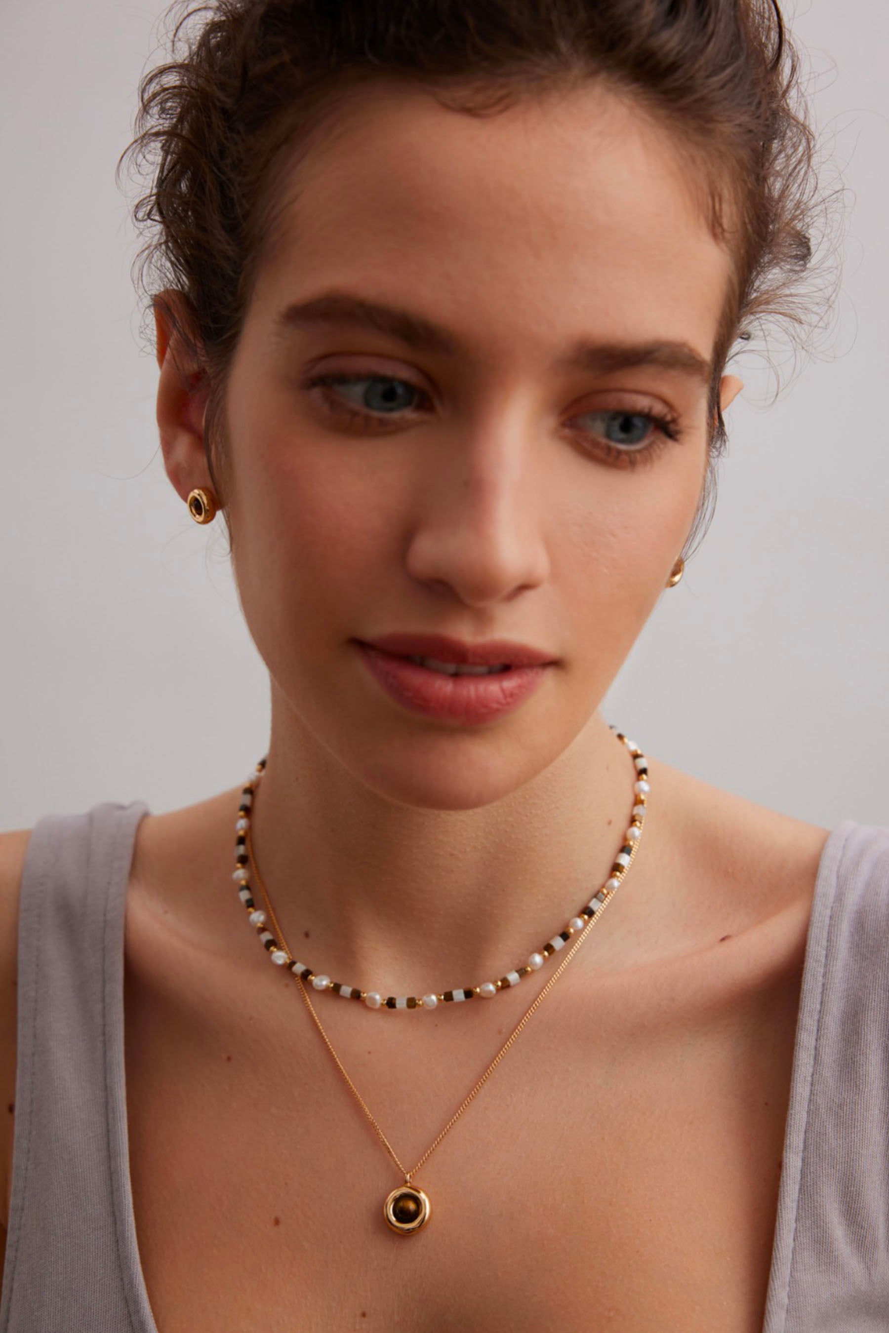 elegant pearls tiger eye gem stone necklace