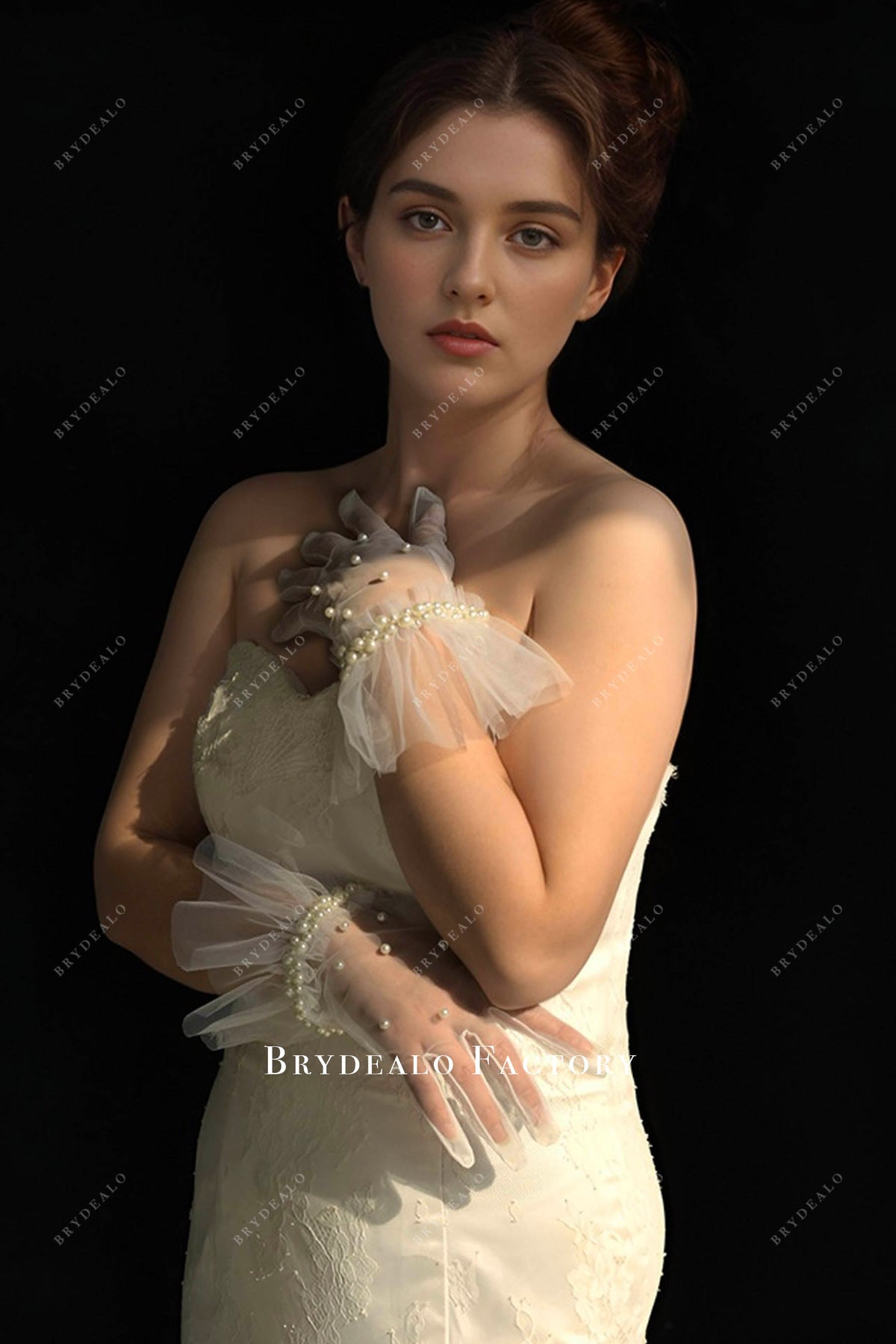 elegant short bridal gloves