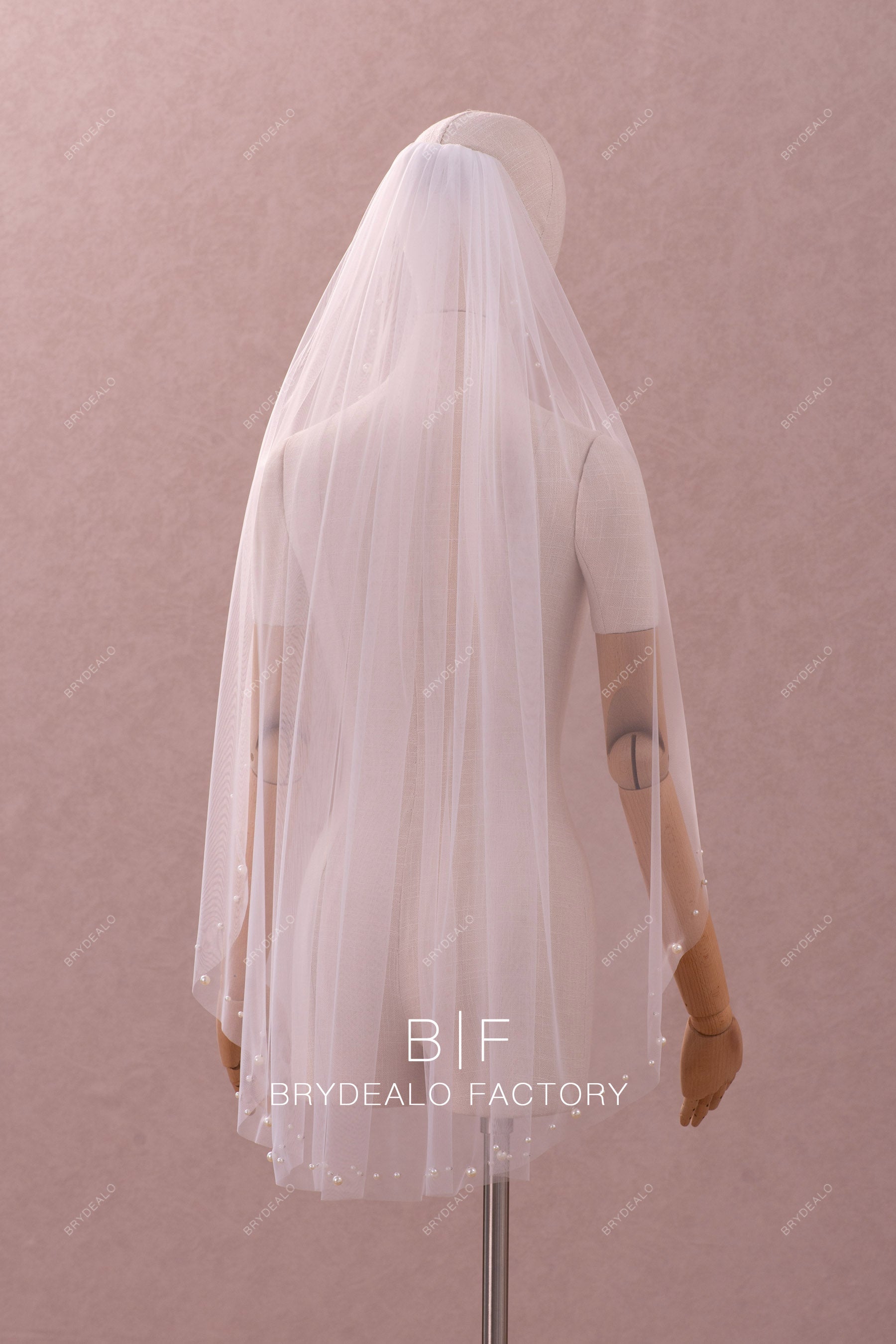 fingertip length bridal veil