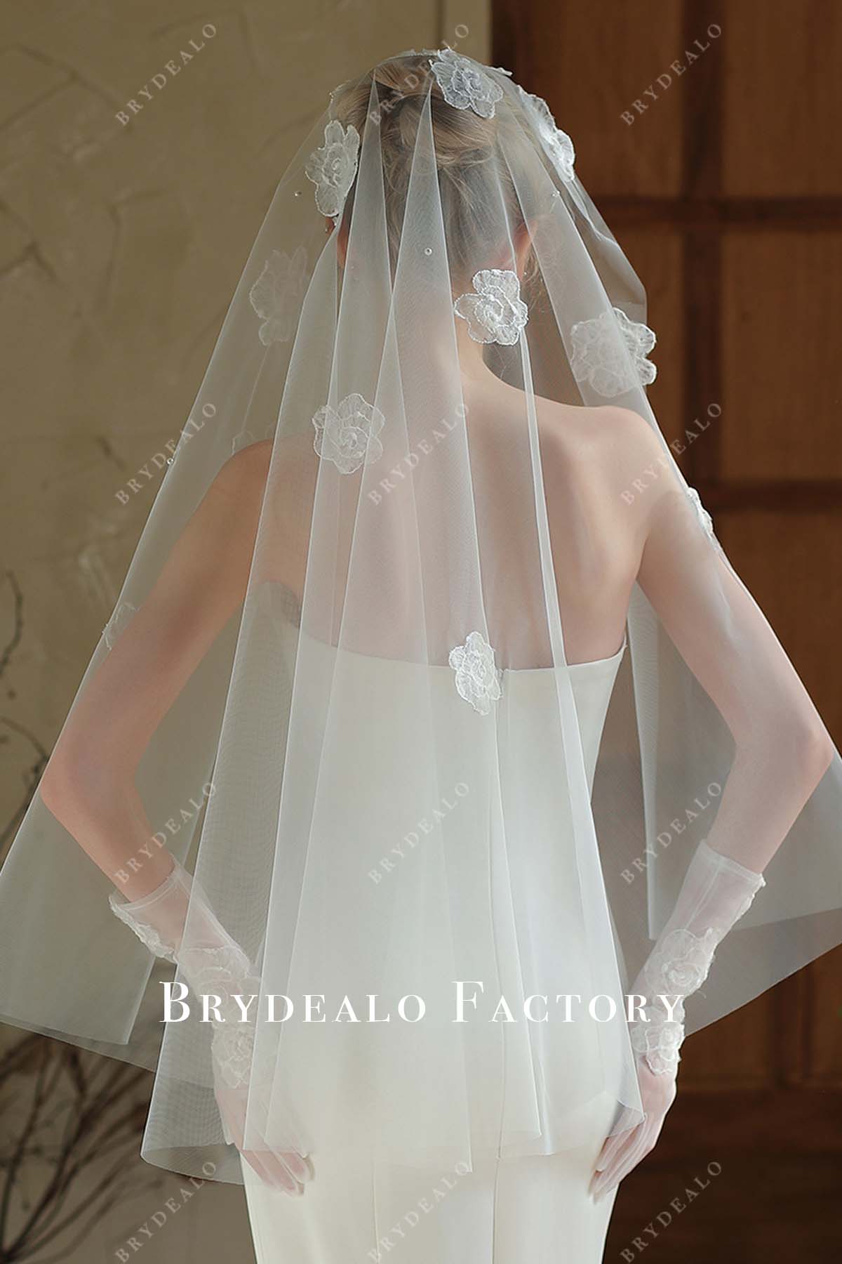 fingertip length bridal veil