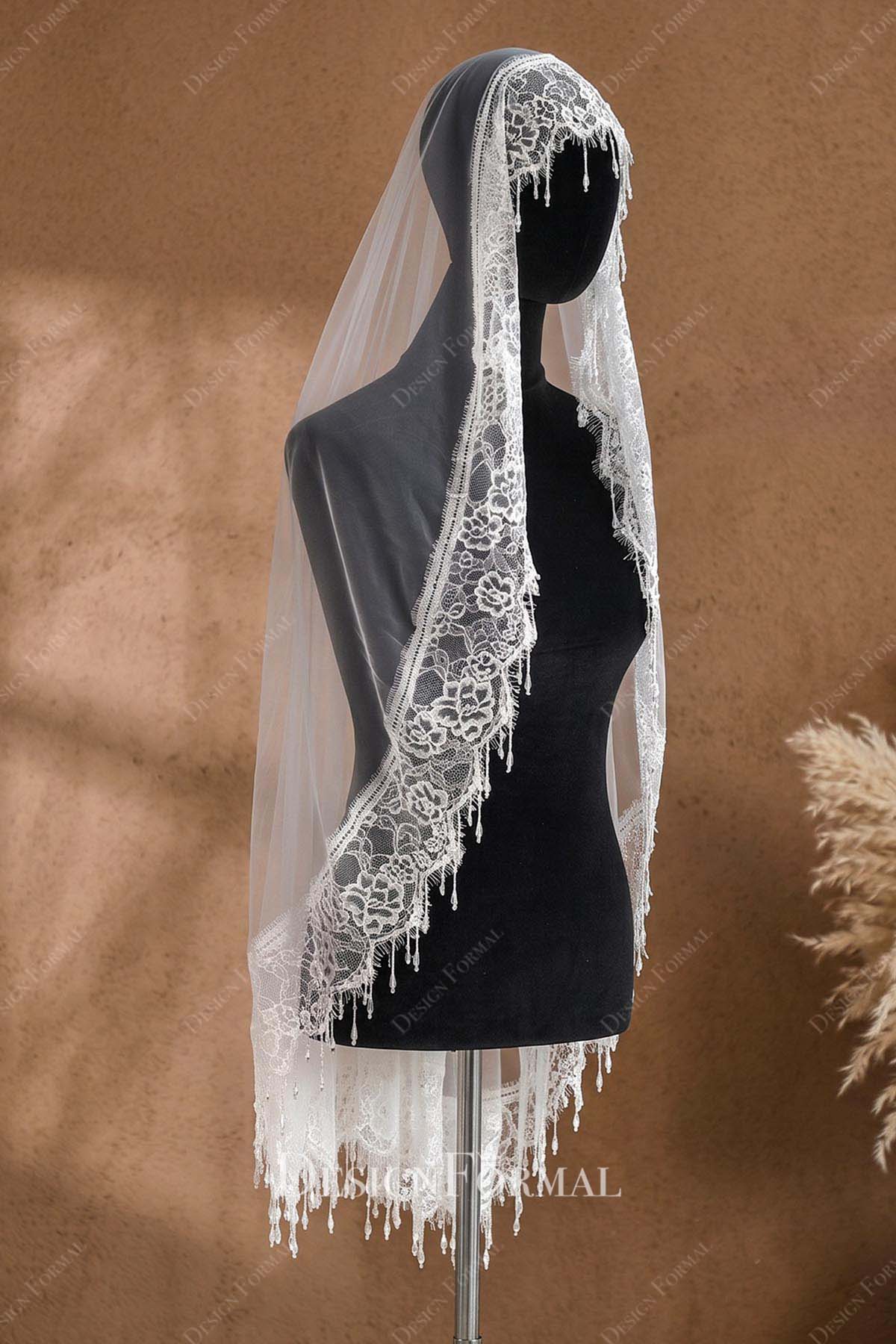 fingertip length lace edge bridal veil
