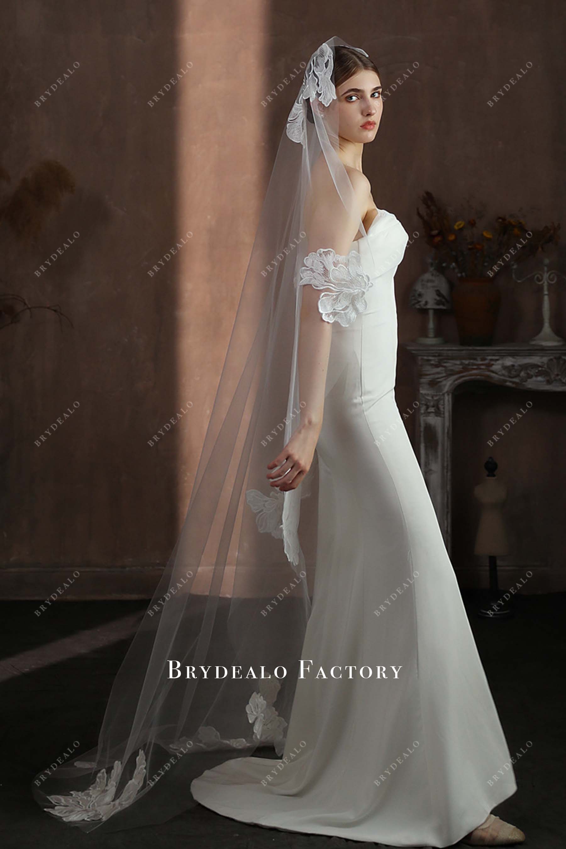 floor length tulle bridal veil
