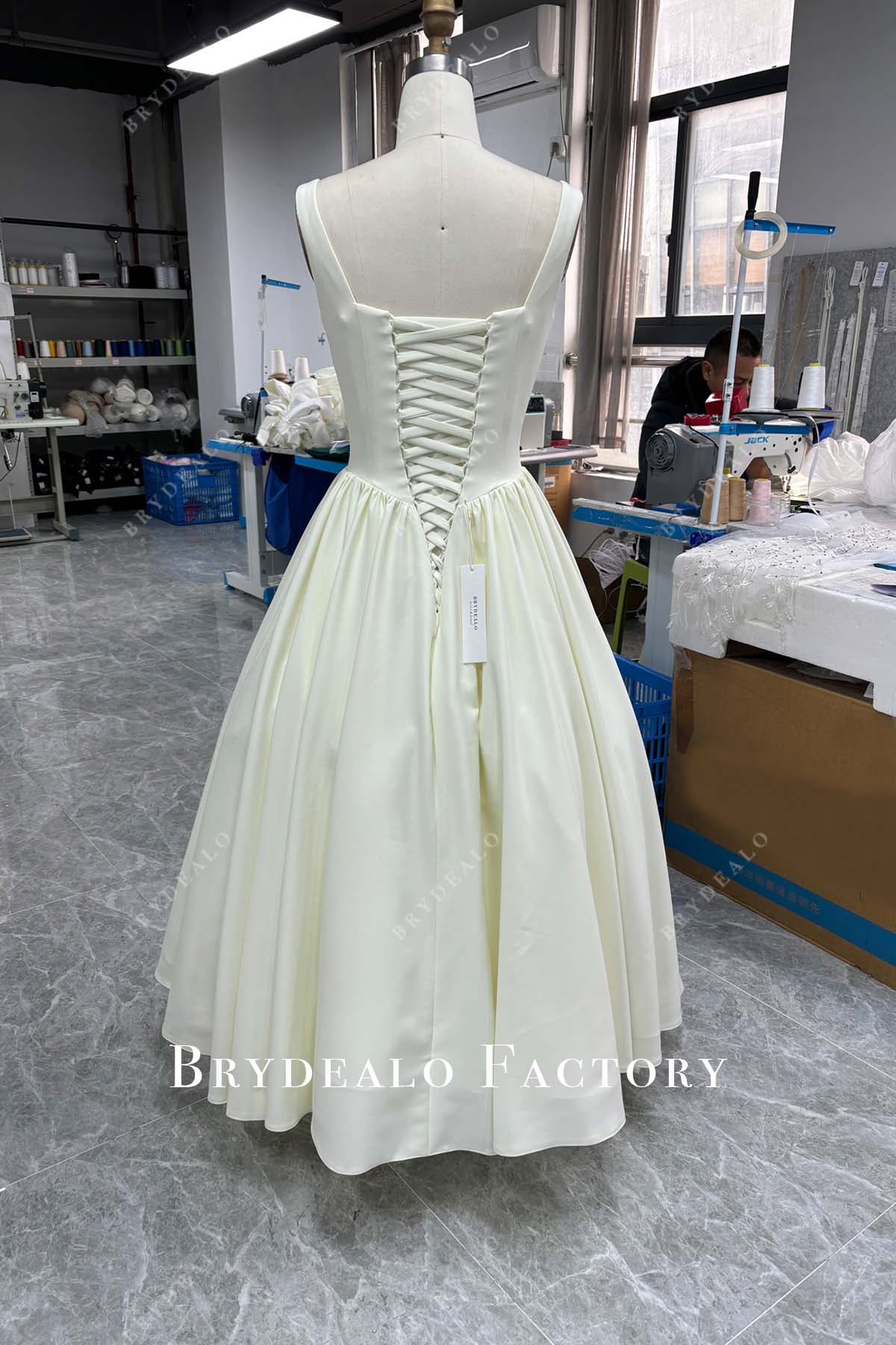 lace-up back puffy short bridal gown