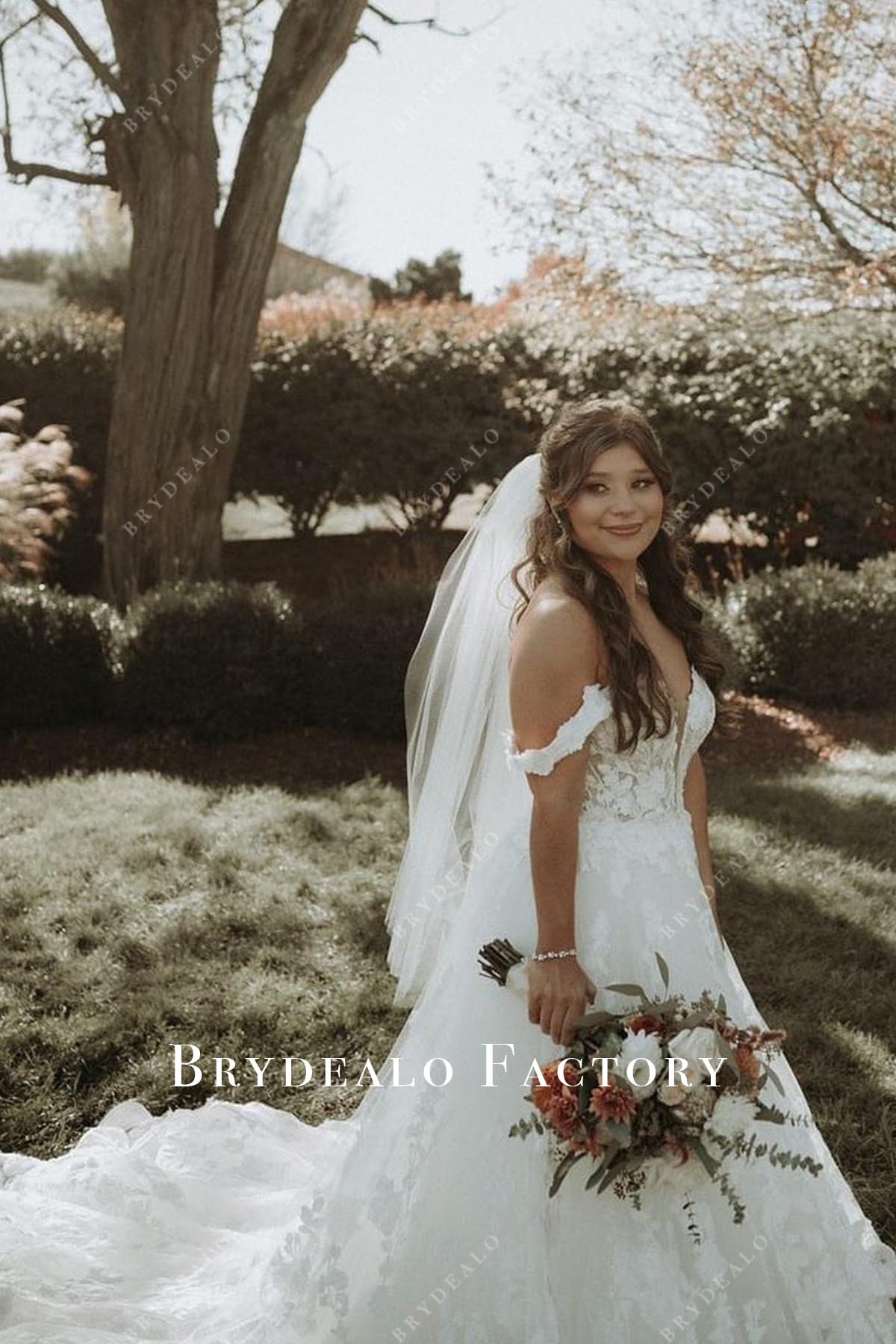 lace appliques long train wedding dress