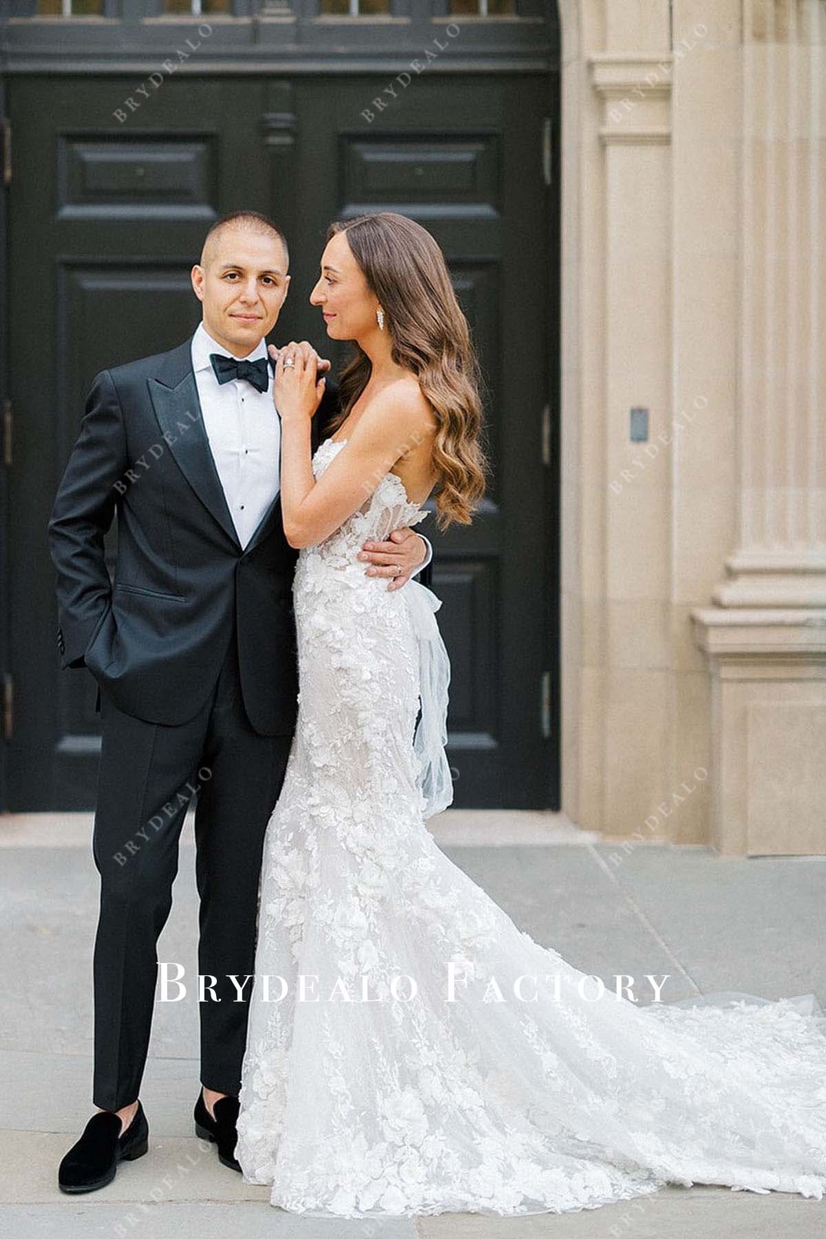 Lace Appliques Strapless Trumpet Long Train Wedding Dress Lace Appliques Strapless Trumpet Long Train Wedding Dress