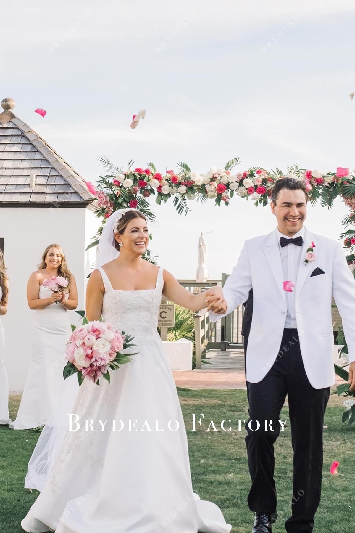 lace appliques wedding dress