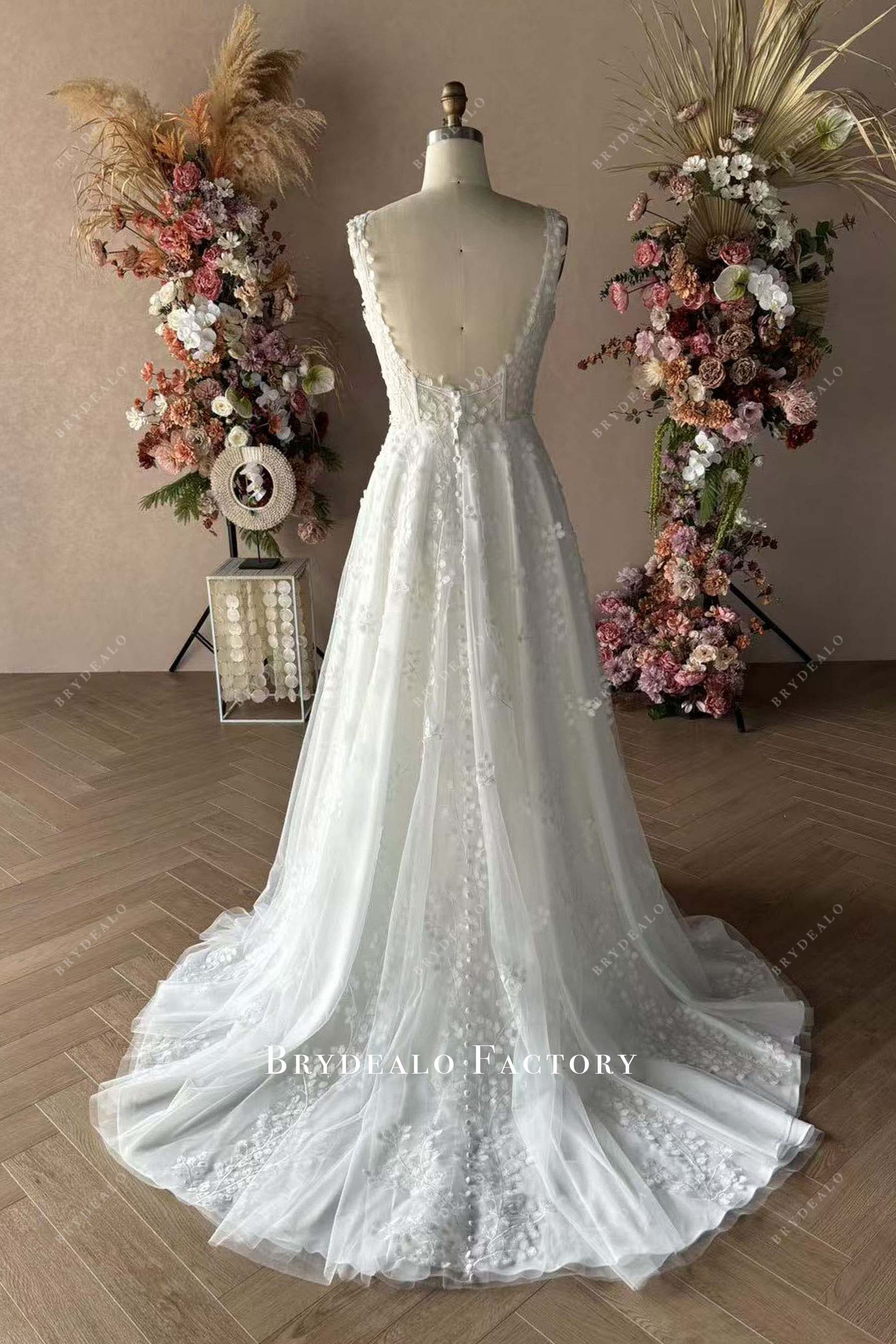 lace court train wedding gown