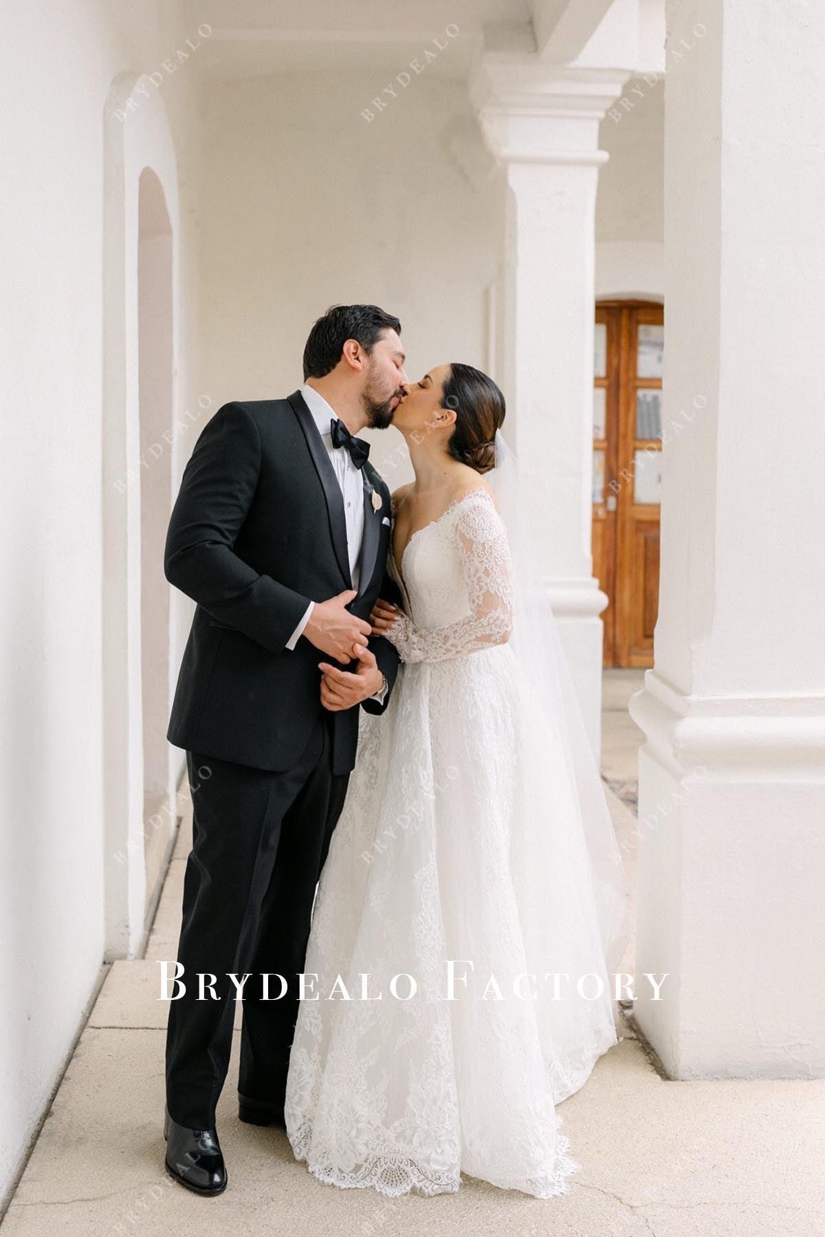 lace long sleeves wedding dress