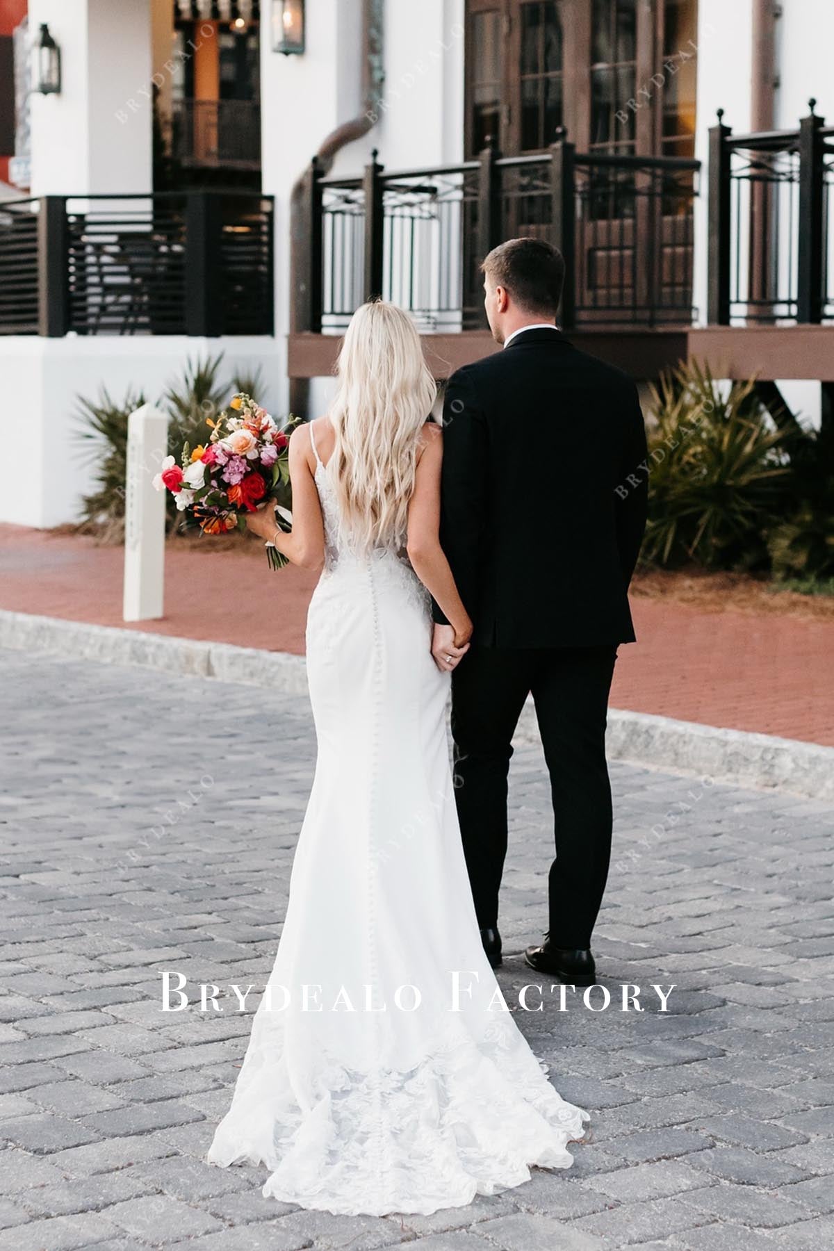 lace mermaid wedding dress