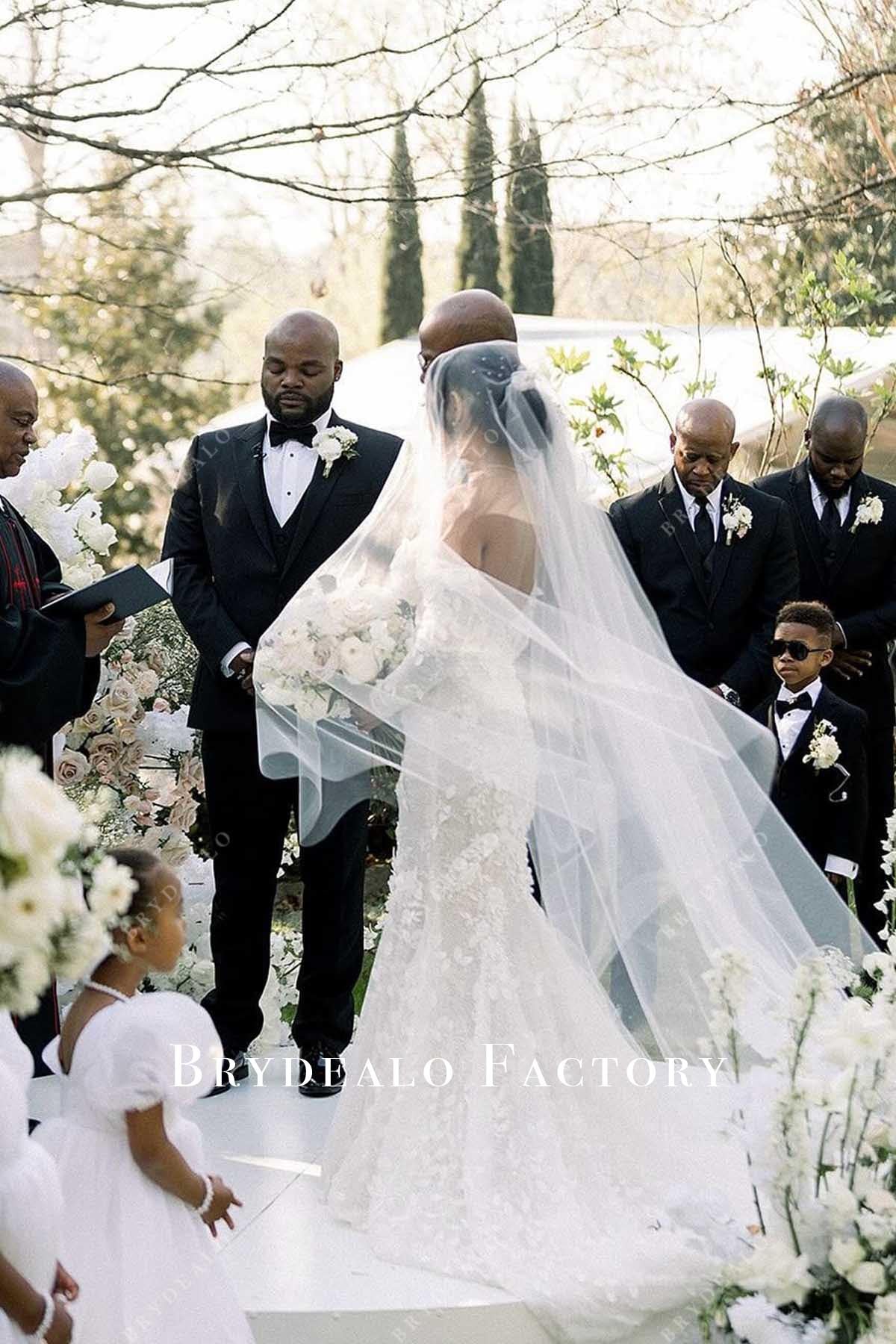 lace mermaid wedding dress