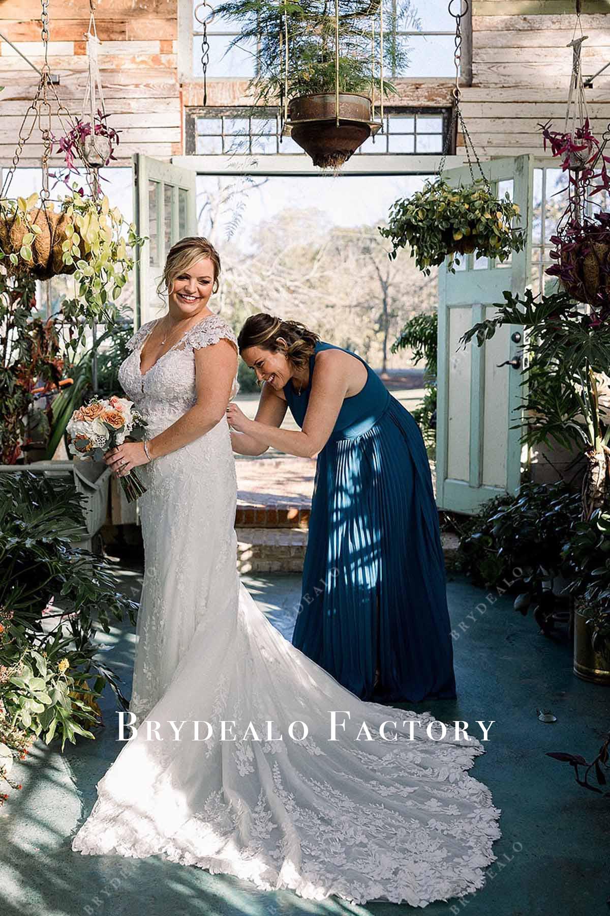 lace mermaid wedding dress