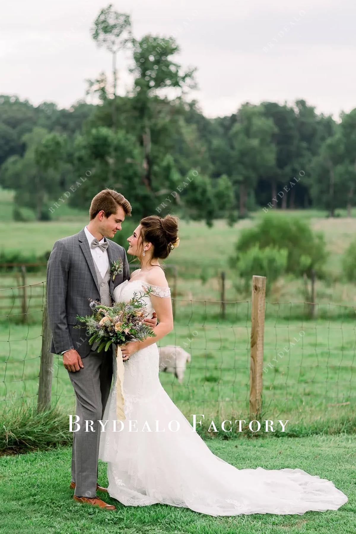 lace mermaid wedding dress