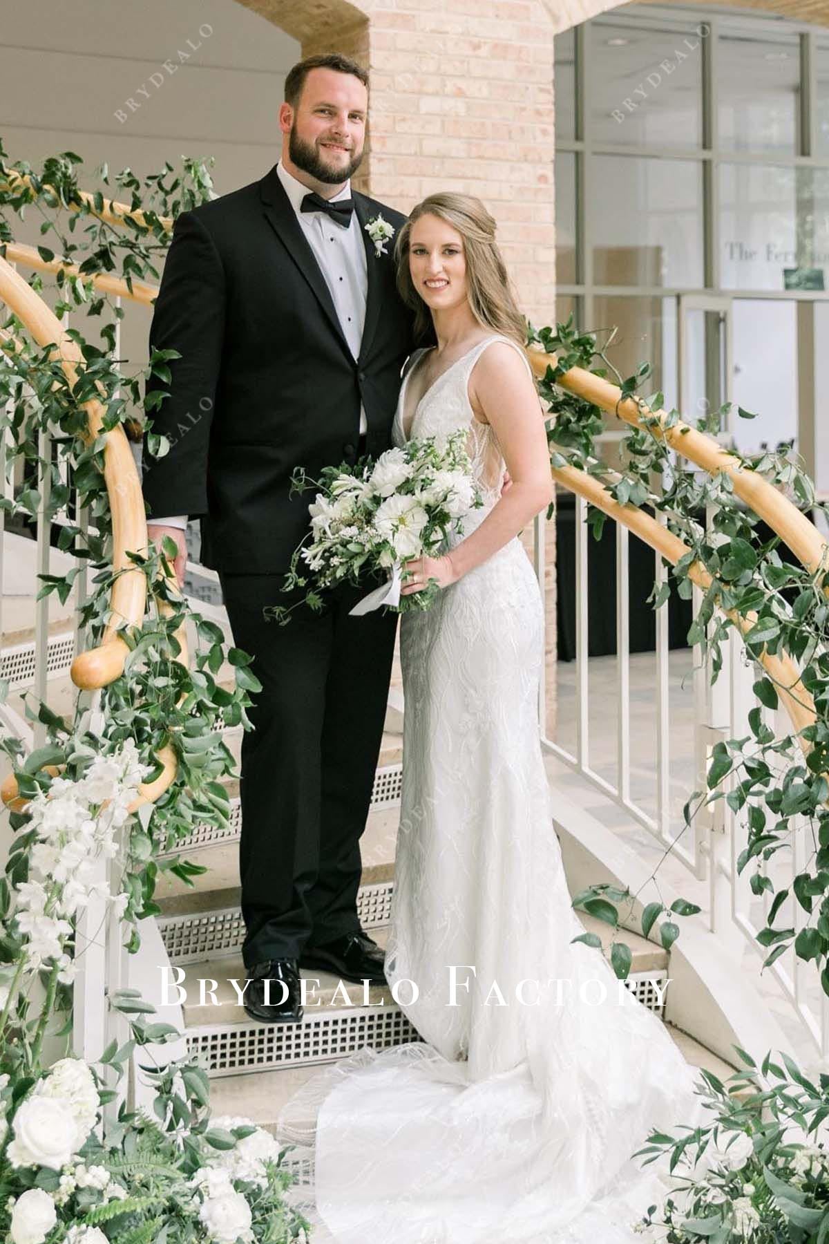 Elegant Lace Plunging Neck Mermaid Wedding Dress