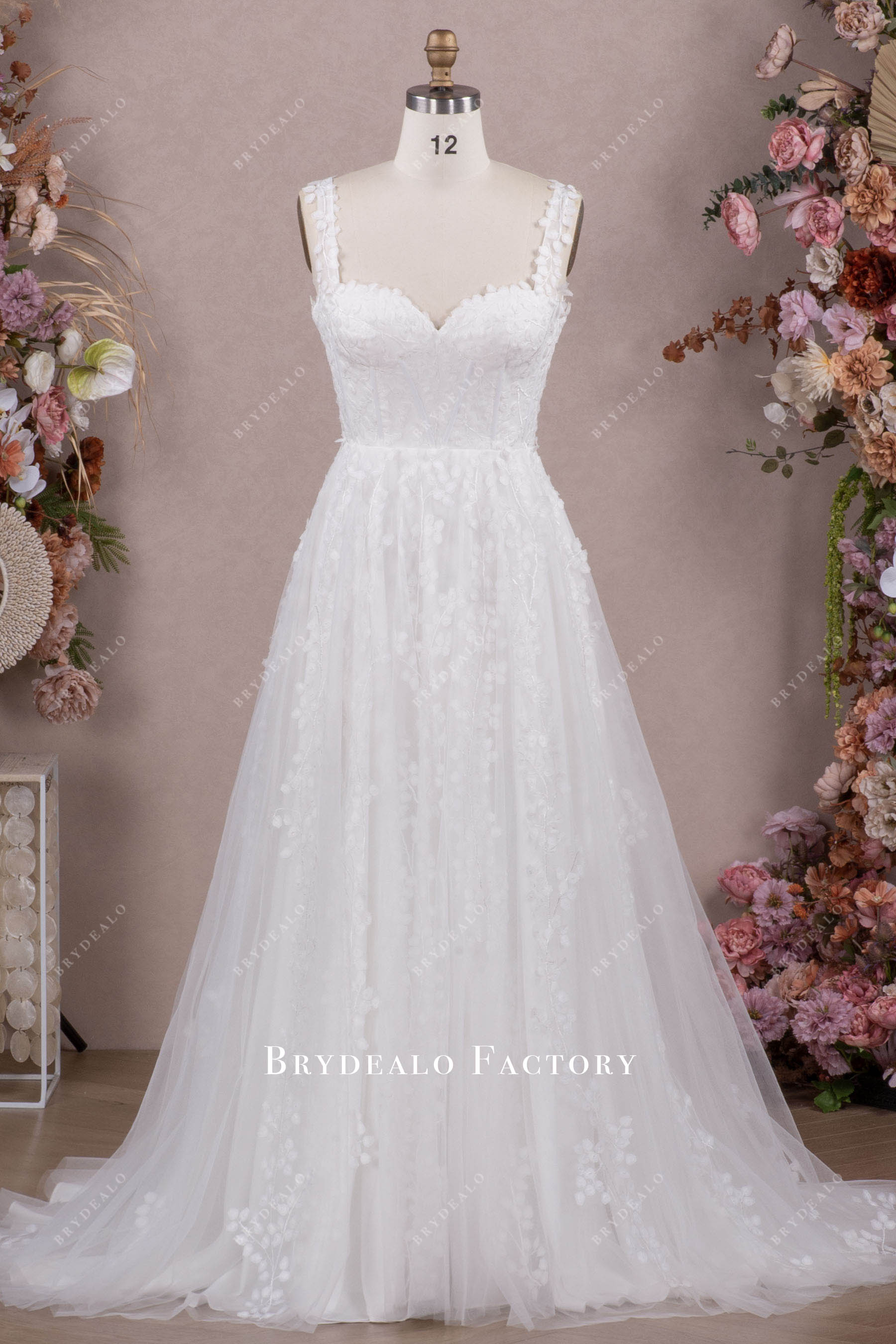 lace straps wedding dress