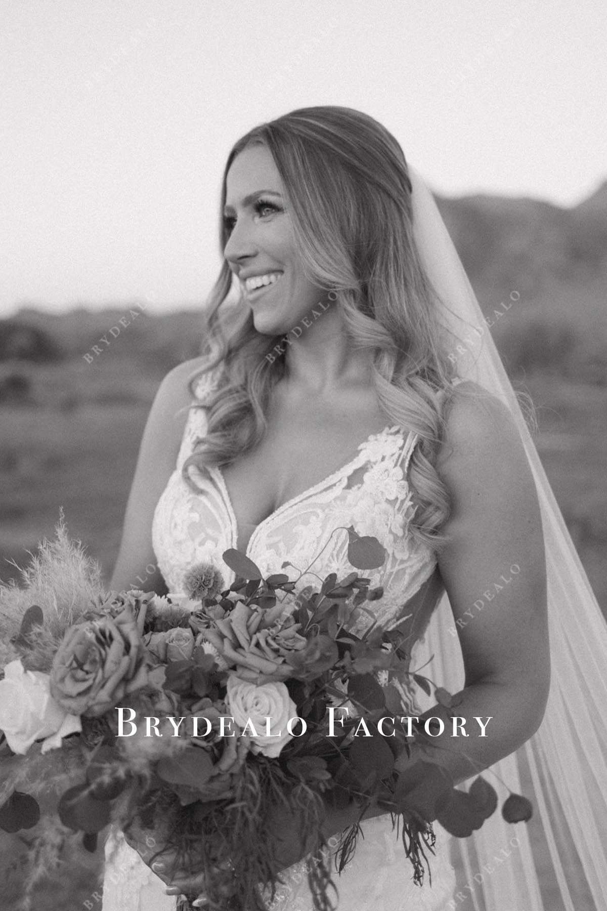 lace straps wedding dress