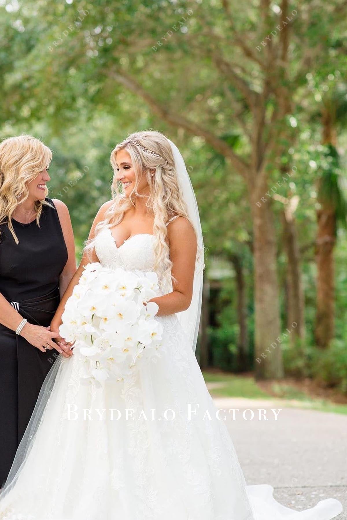 lace sweetheart wedding dress