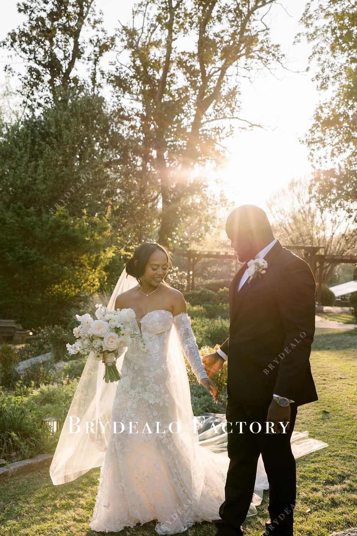 lace sweetheart wedding dress