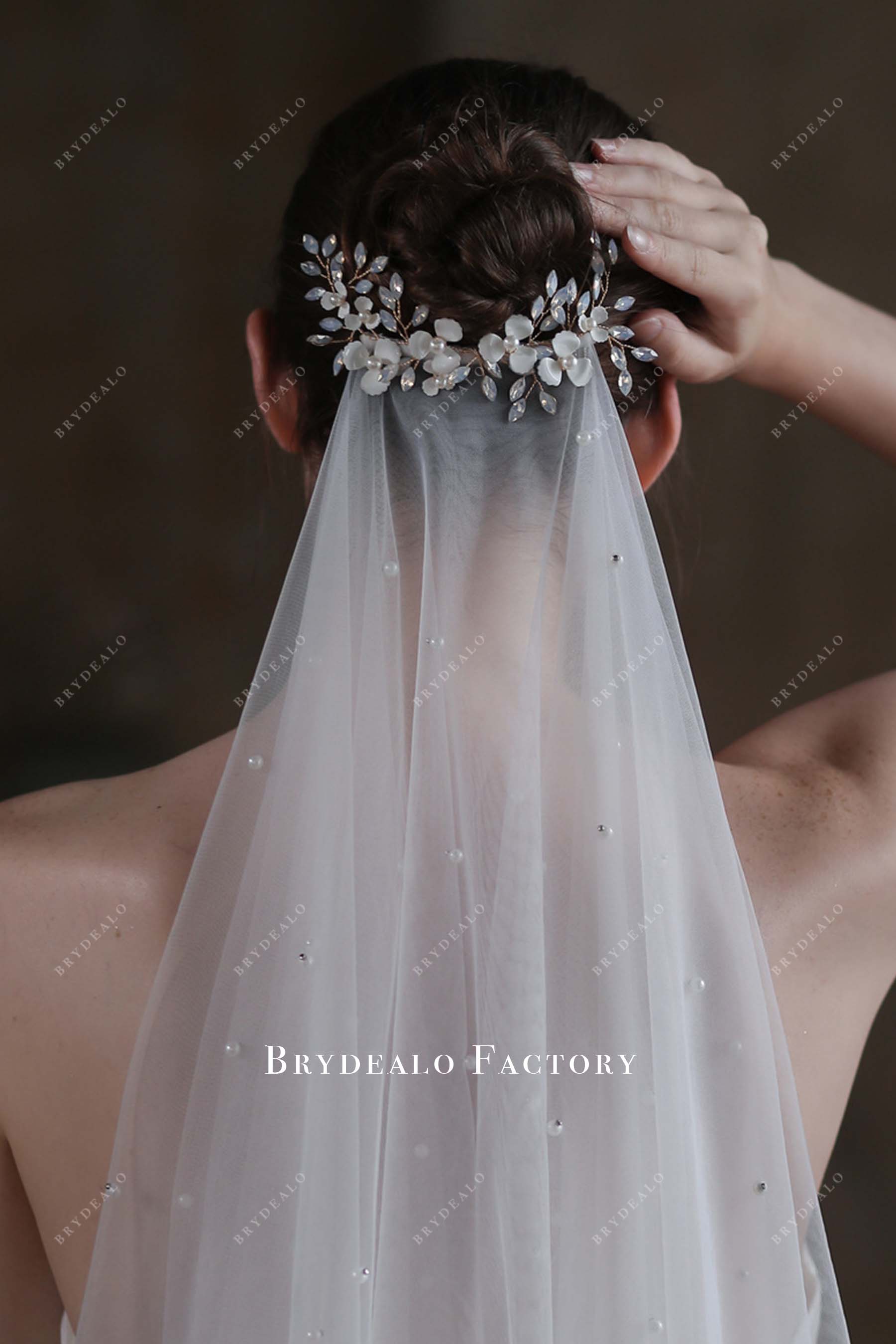 pearl rhinestones comb bridal veil