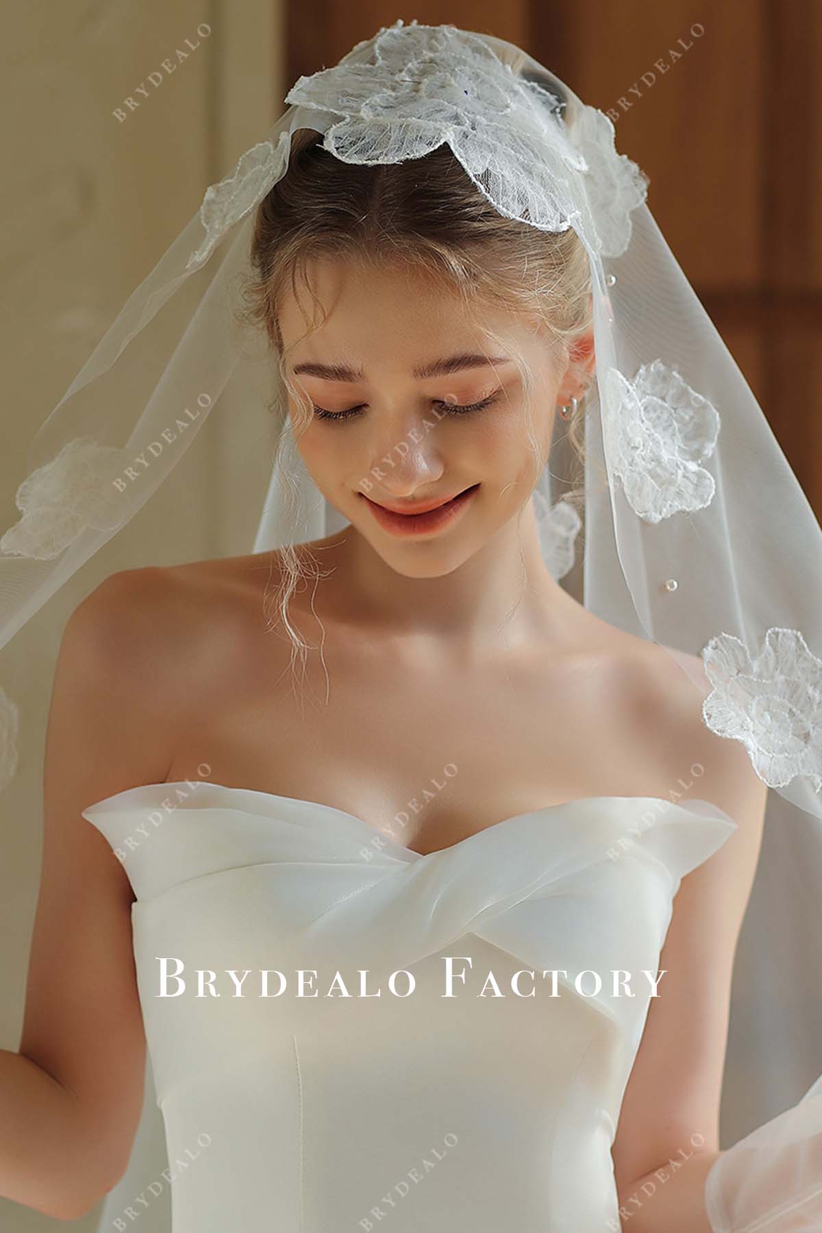 pearls single tier tulle bridal veil