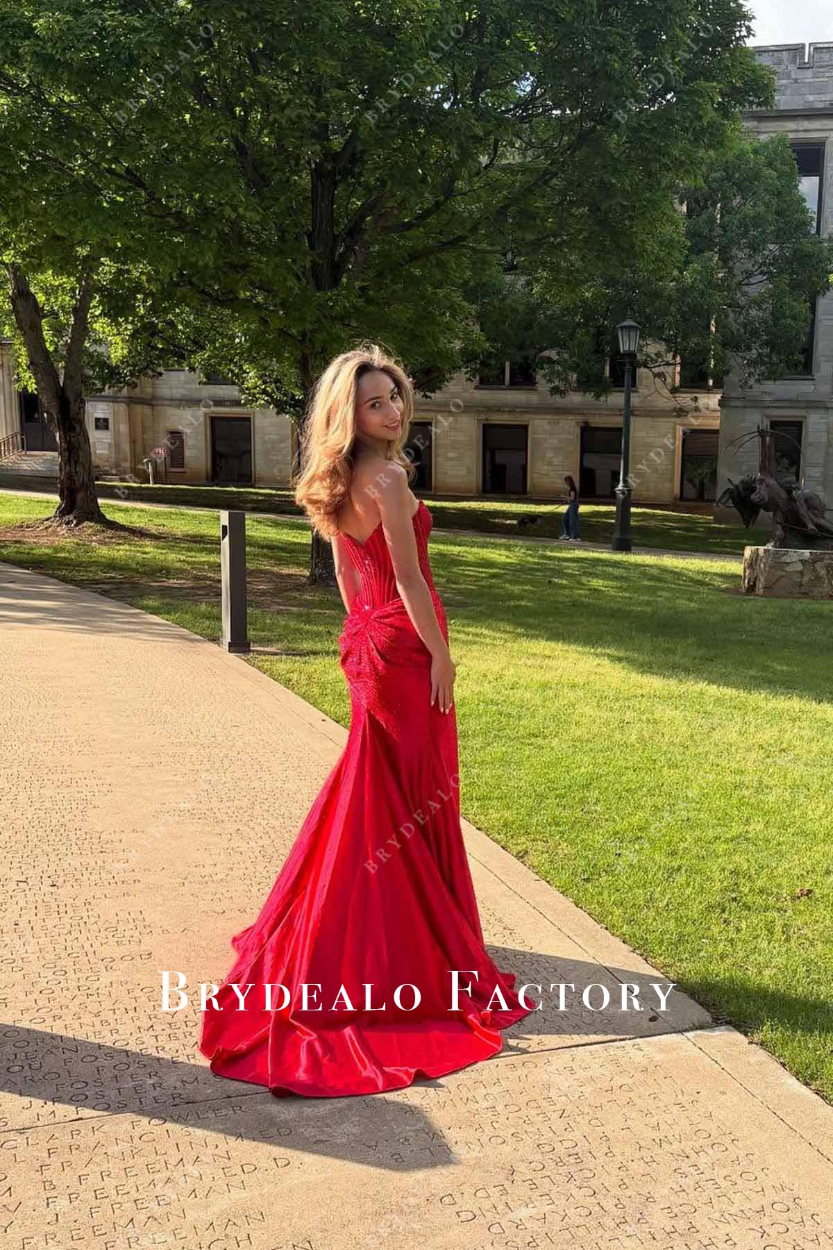 red court train prom dress