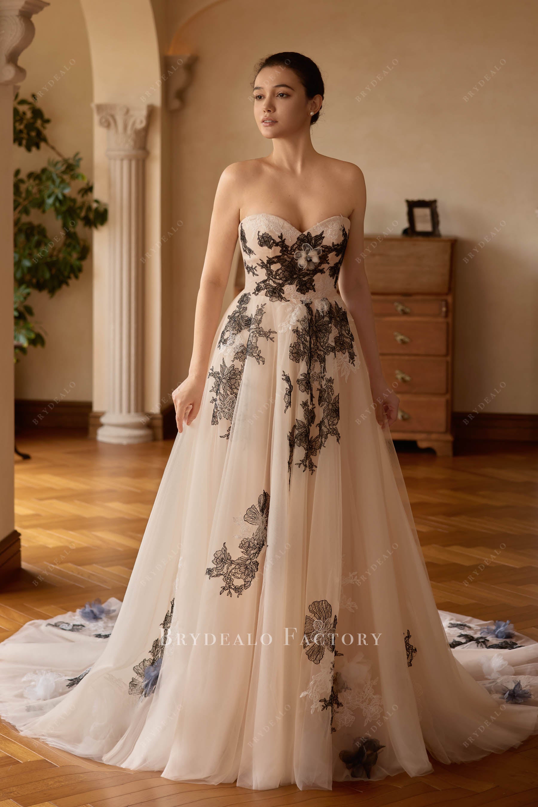 romantic sweetheart neck wedding dress