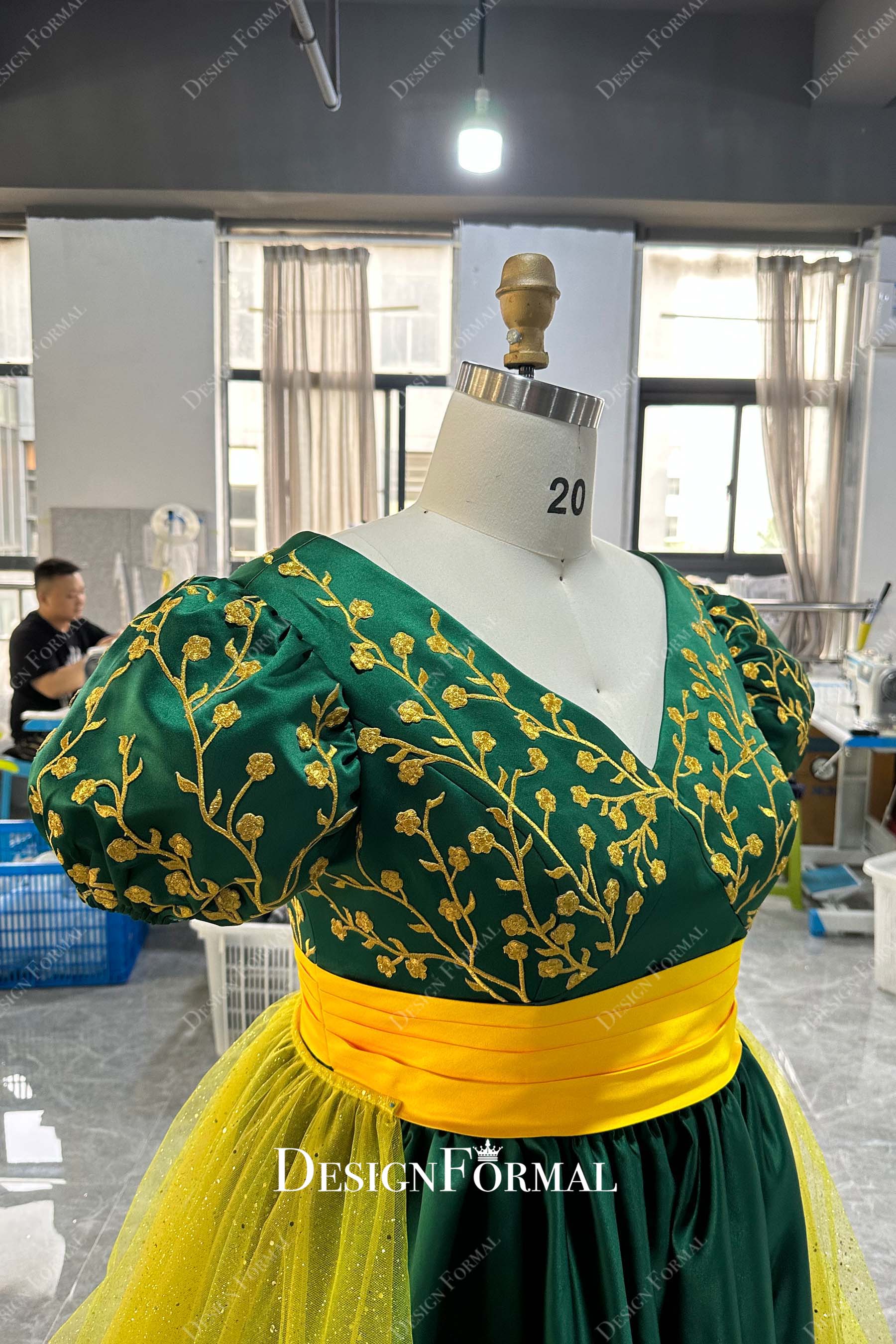 short puffy sleeves wedding dress