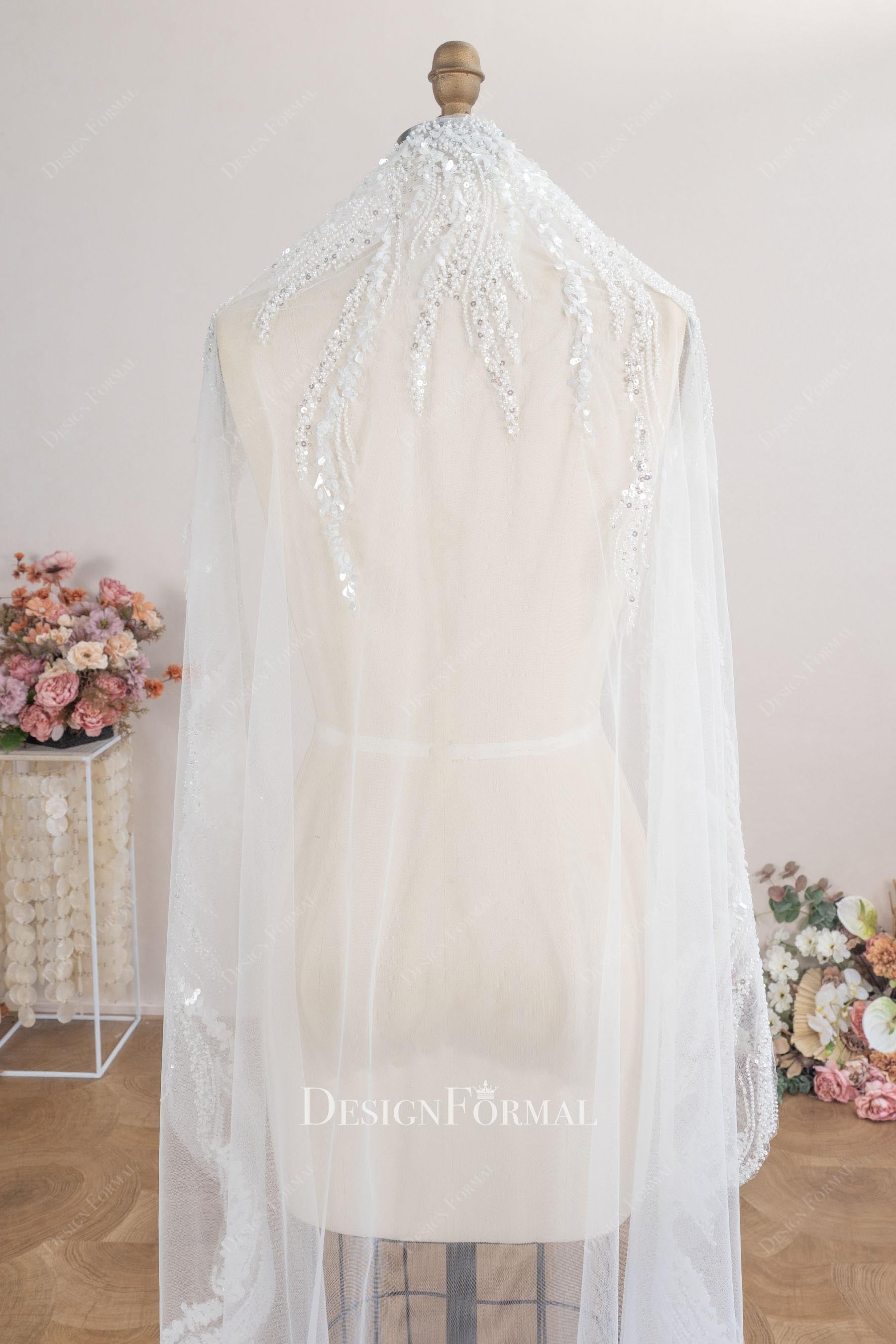 sparkly lace with comb bridal veil