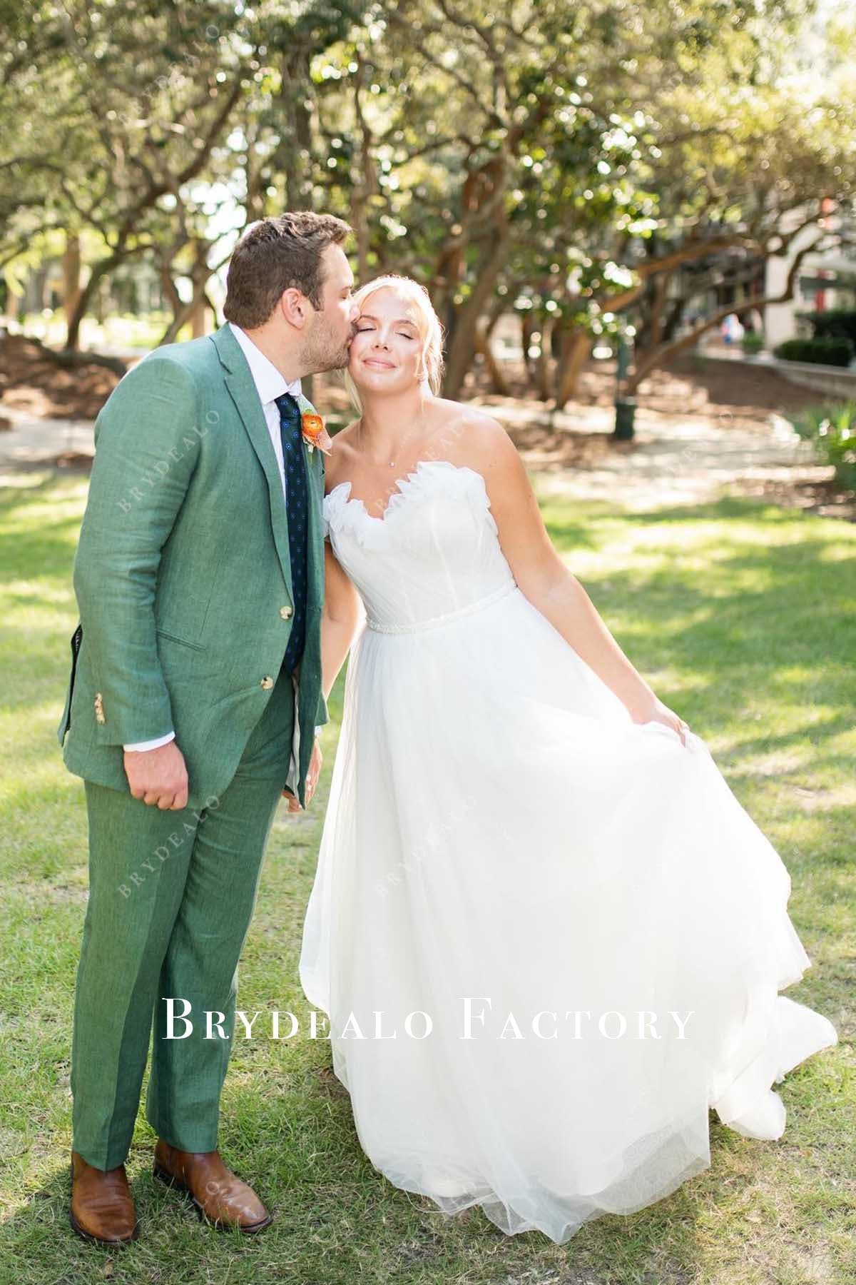 strapless sweetheart wedding dress