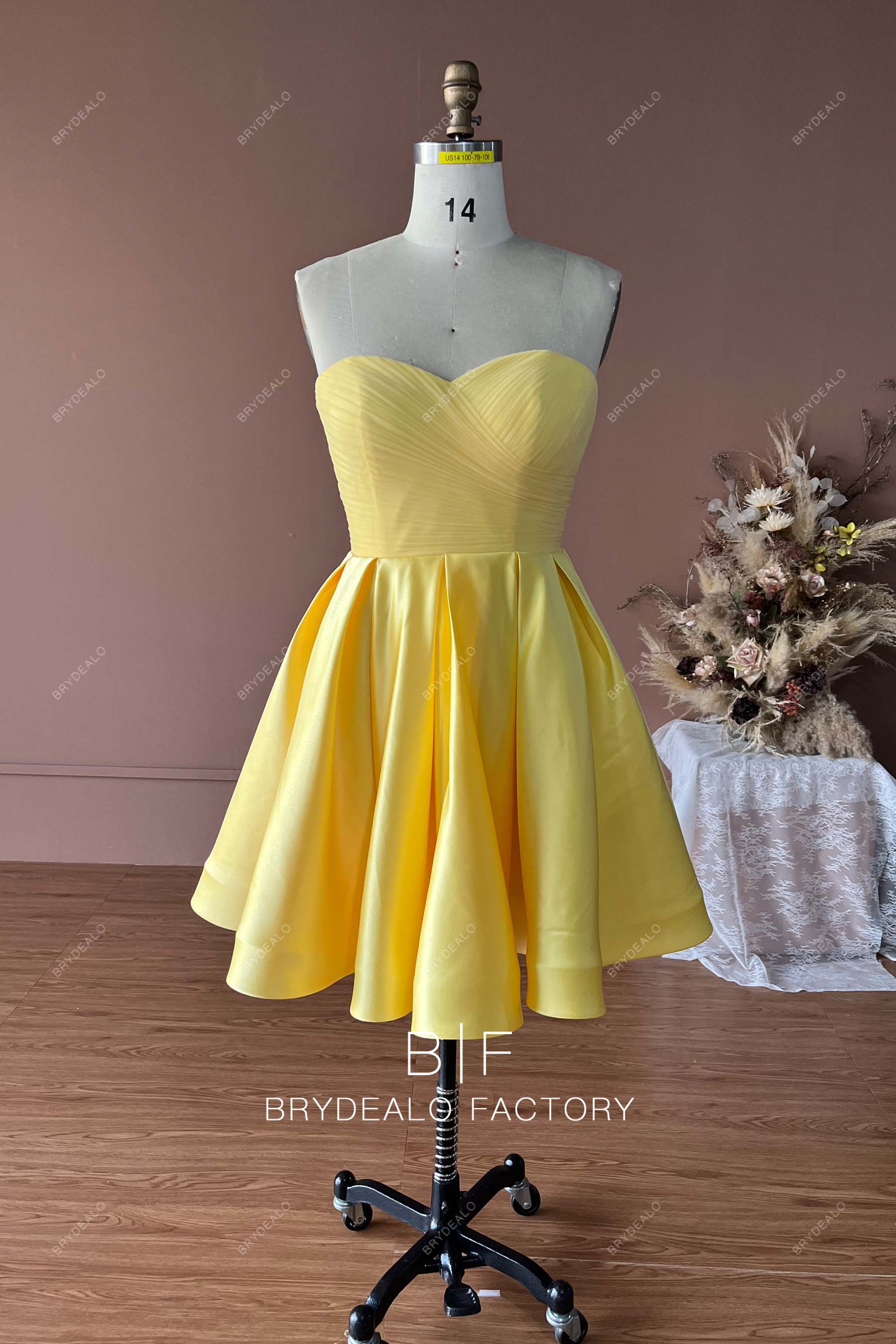 Yellow Satin Cute Sweetheart Neck Knee Length Short Formal Dress Yellow Satin Cute Sweetheart Neck Knee Length Short Formal Dress