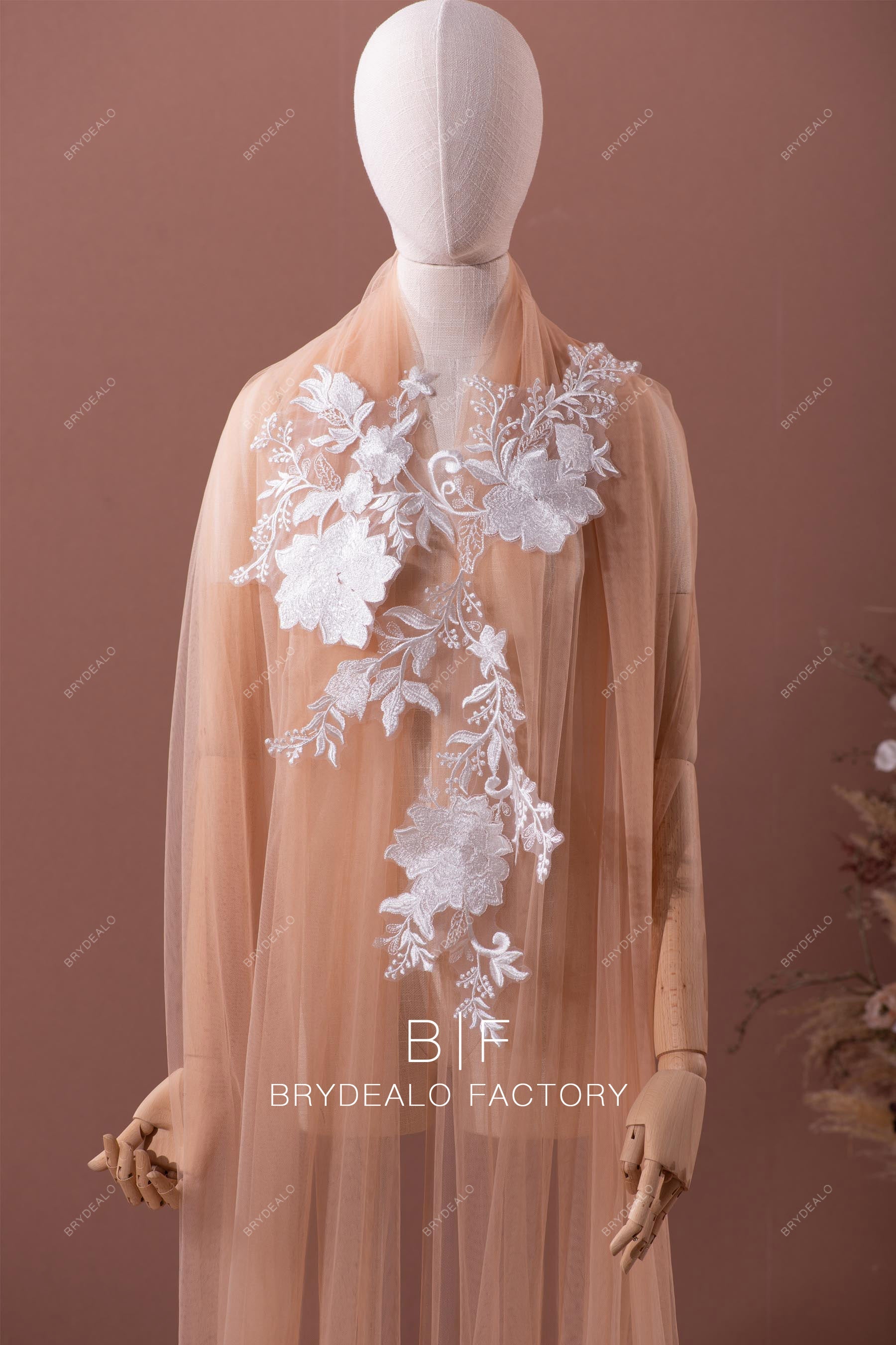 symmetric flower lace appliques