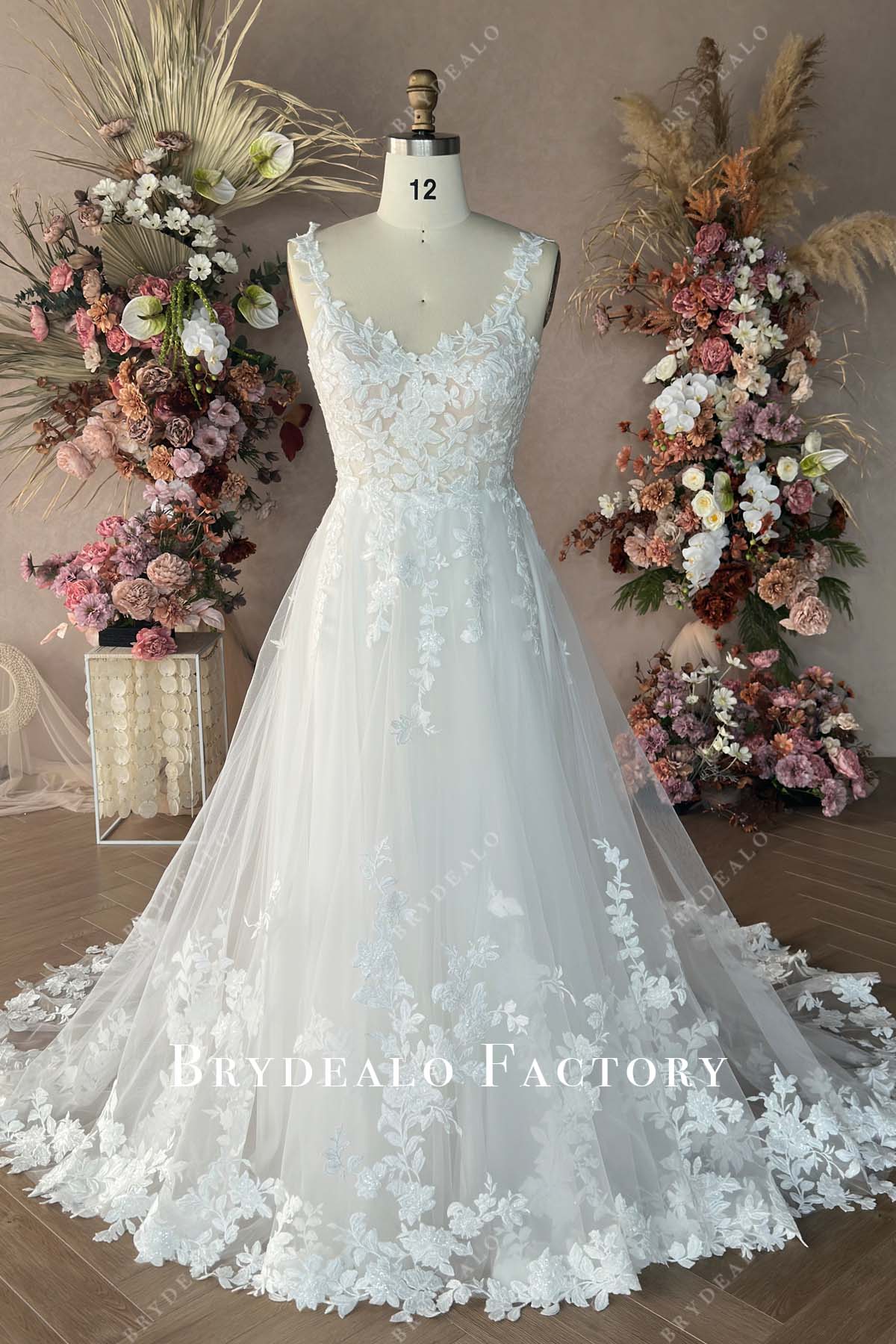 Custom White Higher Neck Lace American Bustle Wedding Dress Custom White Higher Neck Lace American Bustle Wedding Dress