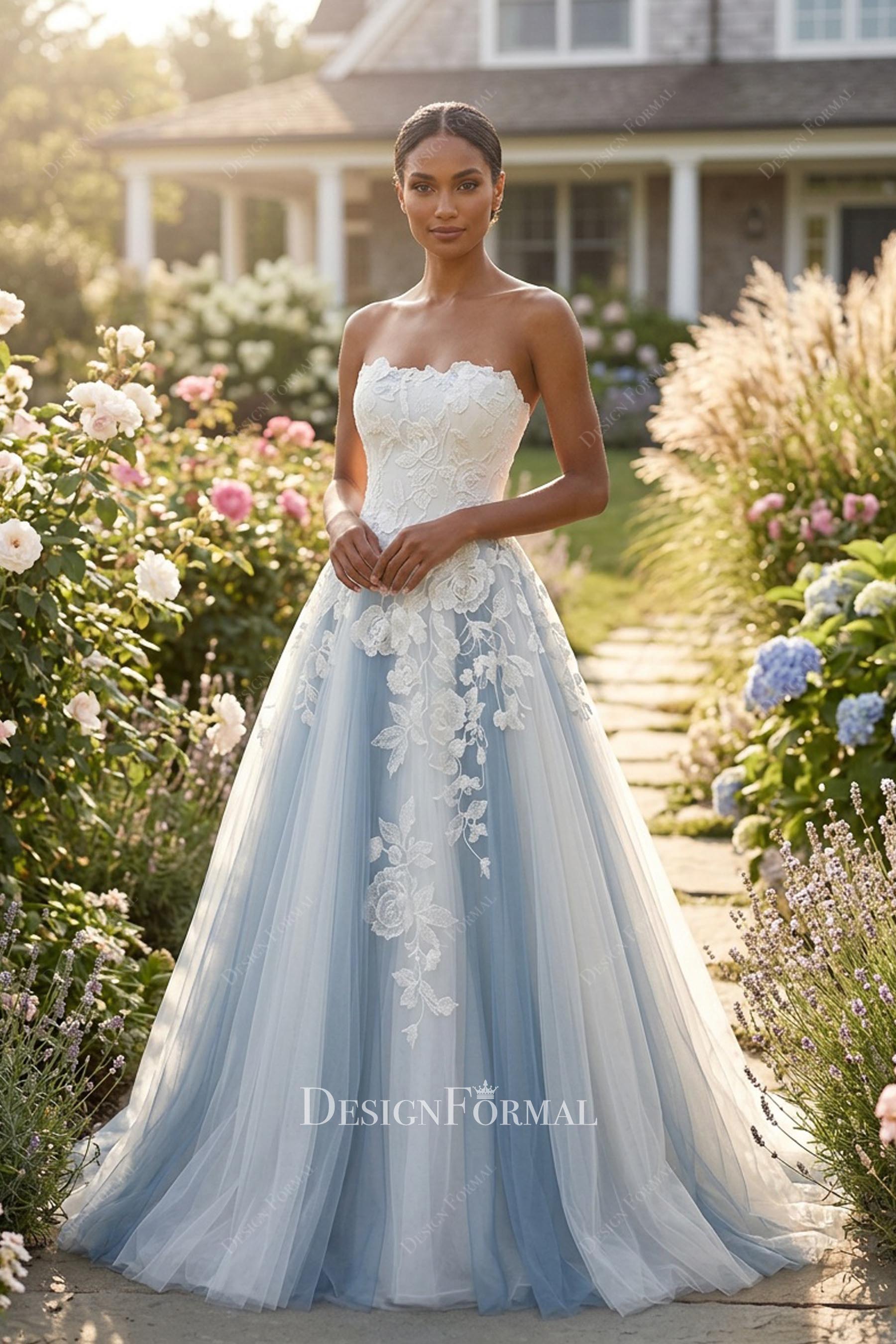 Two-Tone Tulle Strapless Lace A-Line Wedding Dress Two-Tone Tulle Strapless Lace A-Line Wedding Dress