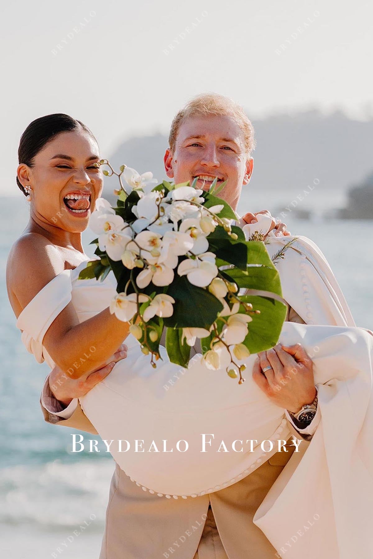 white drop sleeves wedding dress