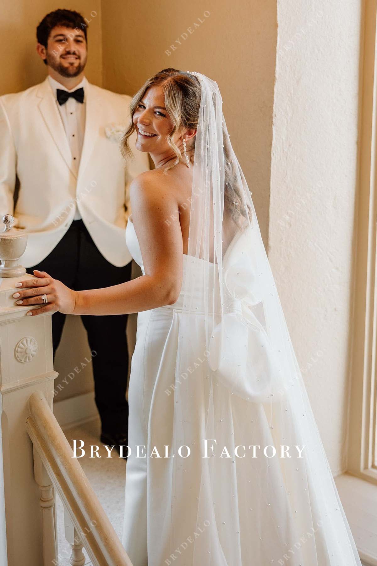 white open back bowknot wedding dress