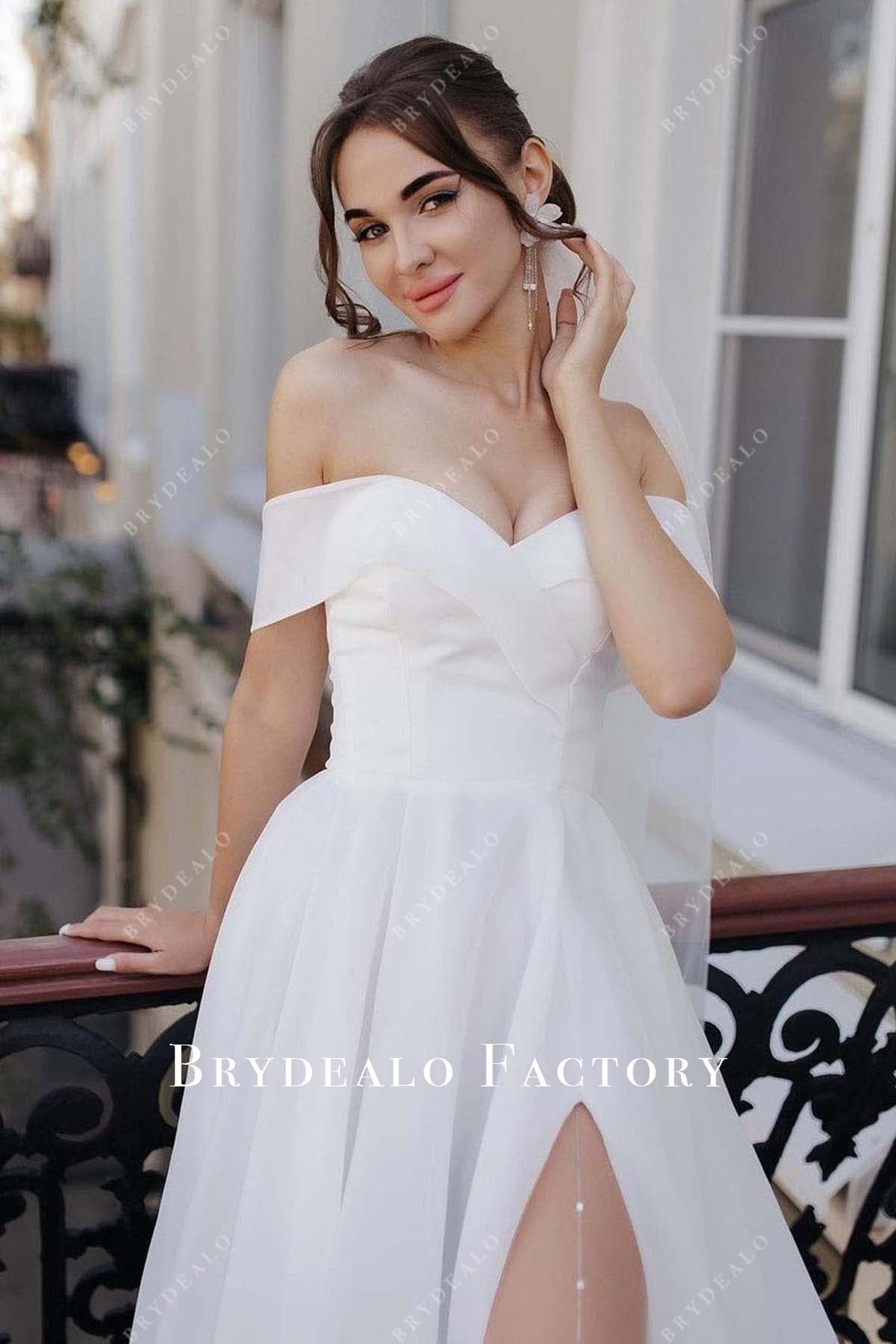 White Organza Off Shoulder Slit Horsehair Wedding Dress White Organza Off Shoulder Slit Horsehair Wedding Dress
