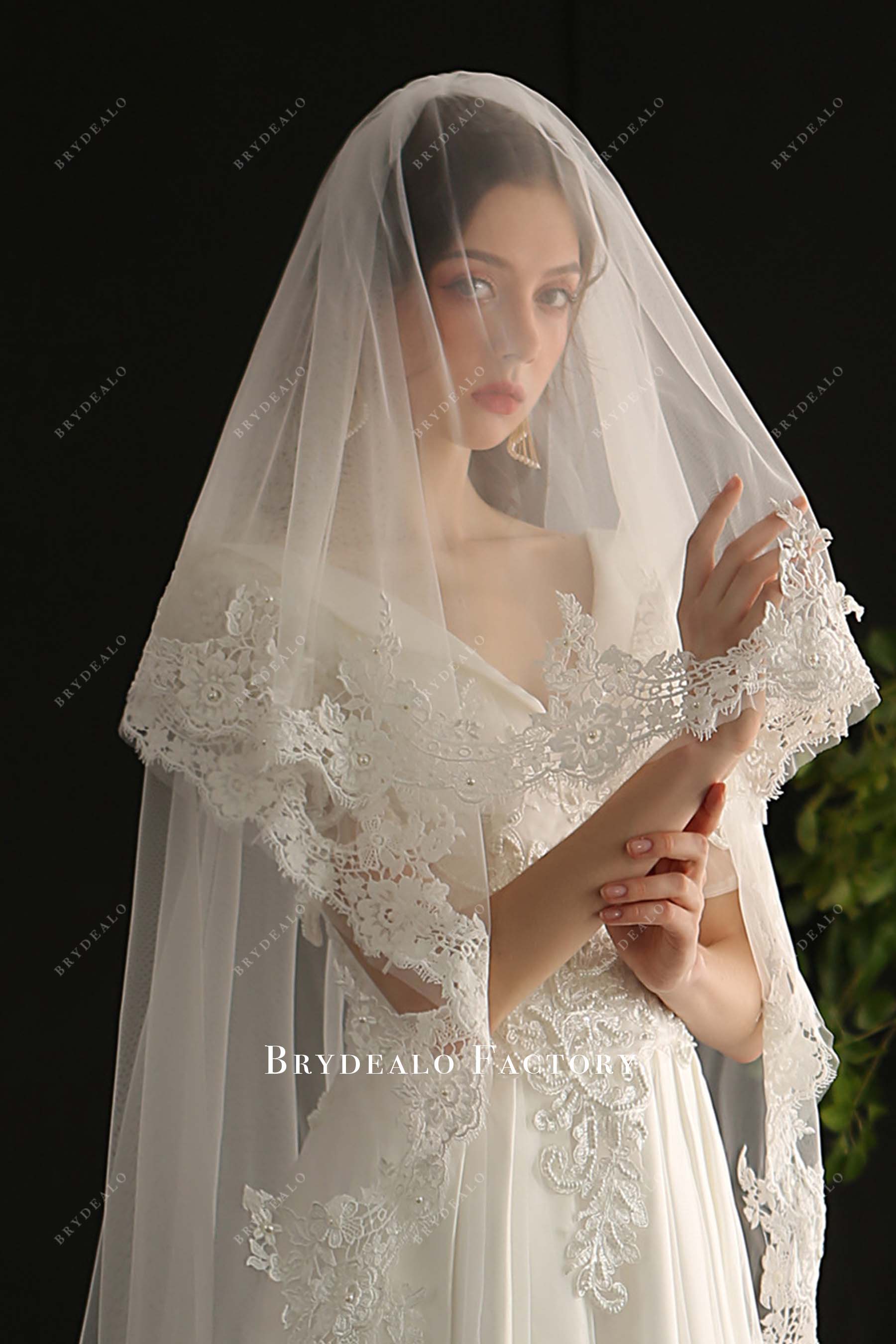 white tulle wedding veil