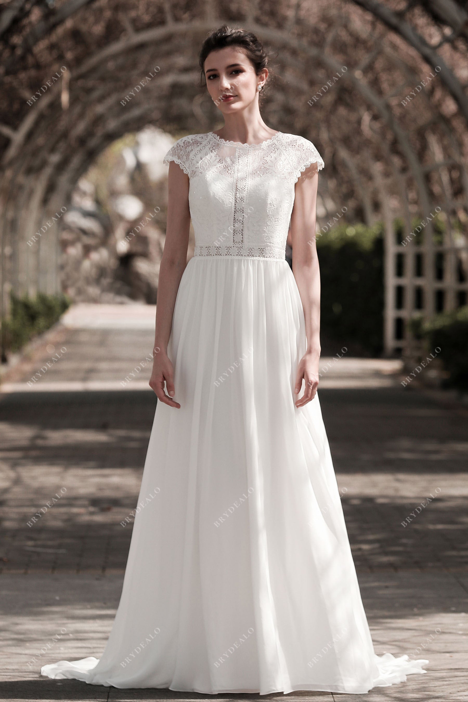 Chiffon and clearance lace wedding dress