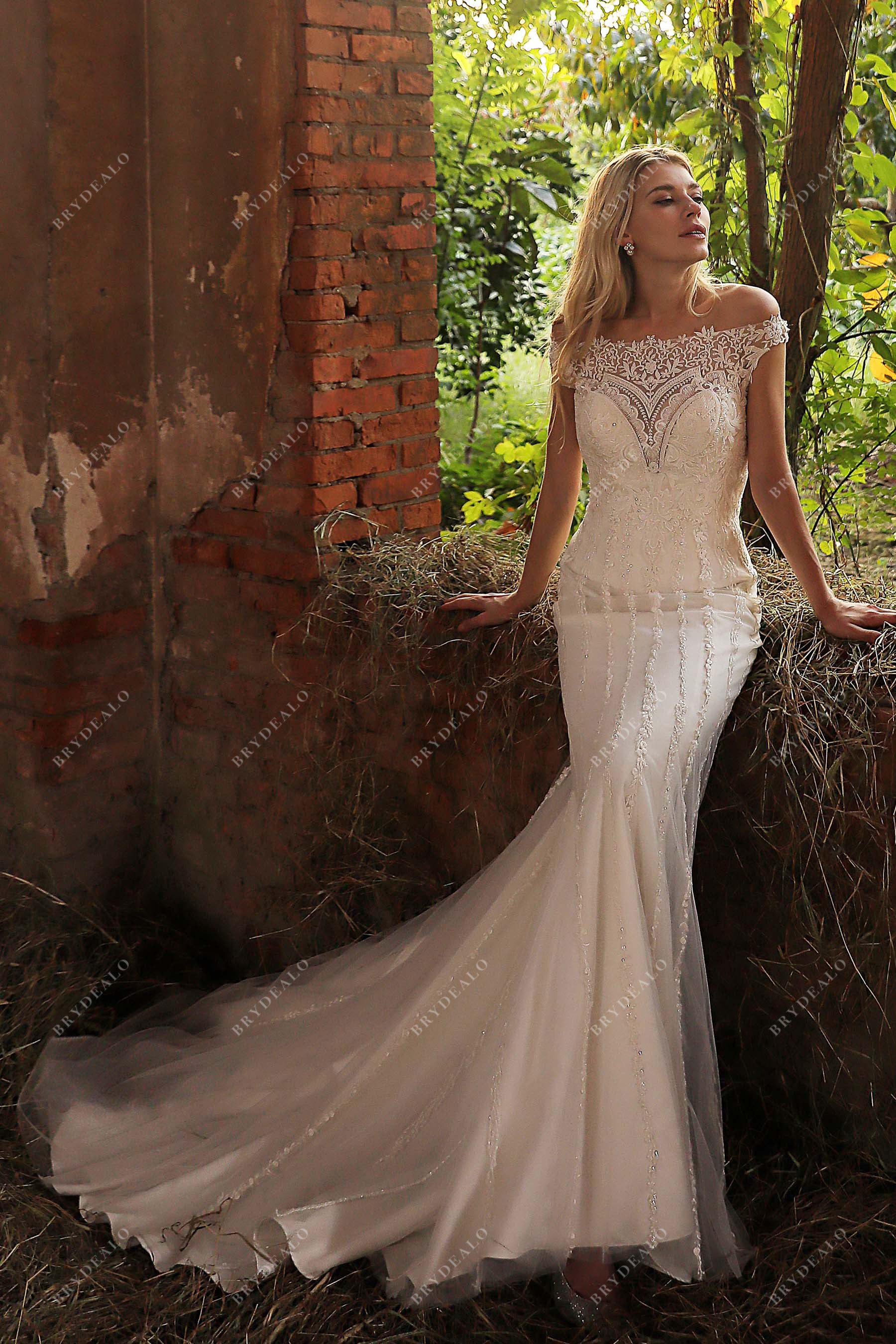 Graceful Off Shoulder Mermaid Designer Lace Wedding Gown Graceful Off Shoulder Mermaid Designer Lace Wedding Gown