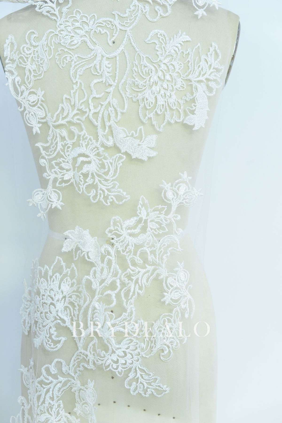 Fashionable Large Embroidered Flower Lace Fabric for Dresses