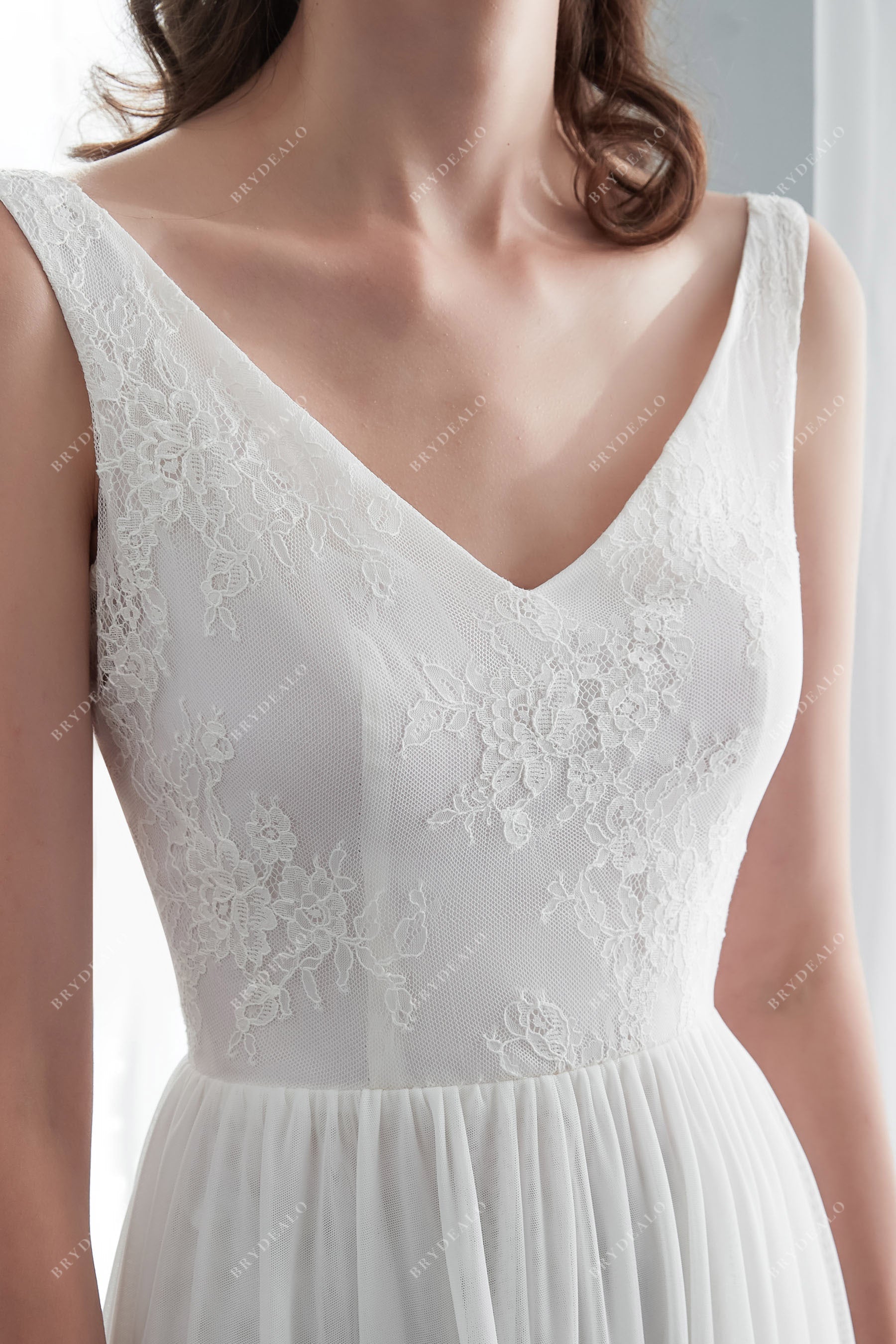 V-neck Lace Sleeveless Summer Destination Wedding Dress